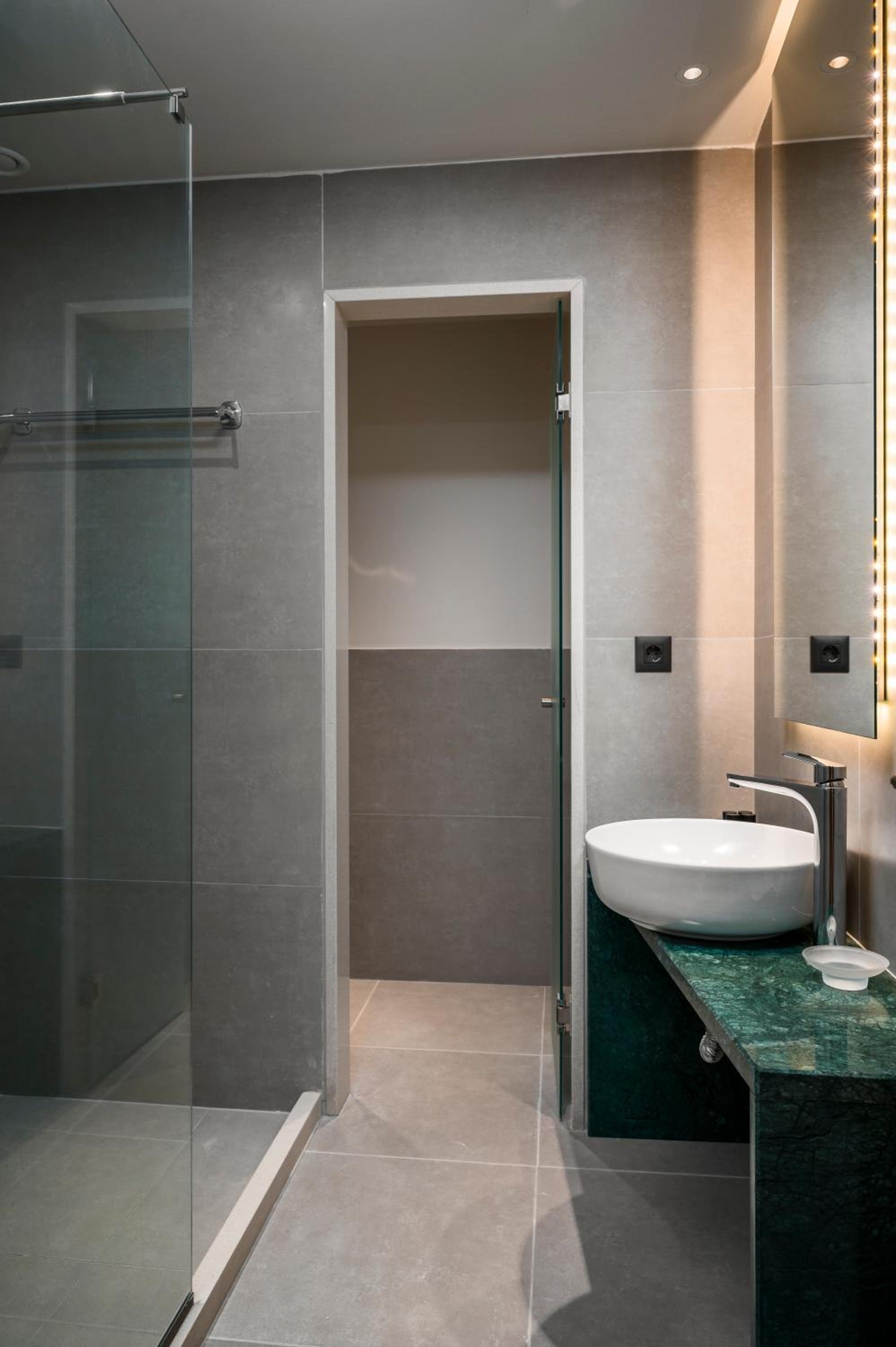 Standard Suite with Sea View photo 2