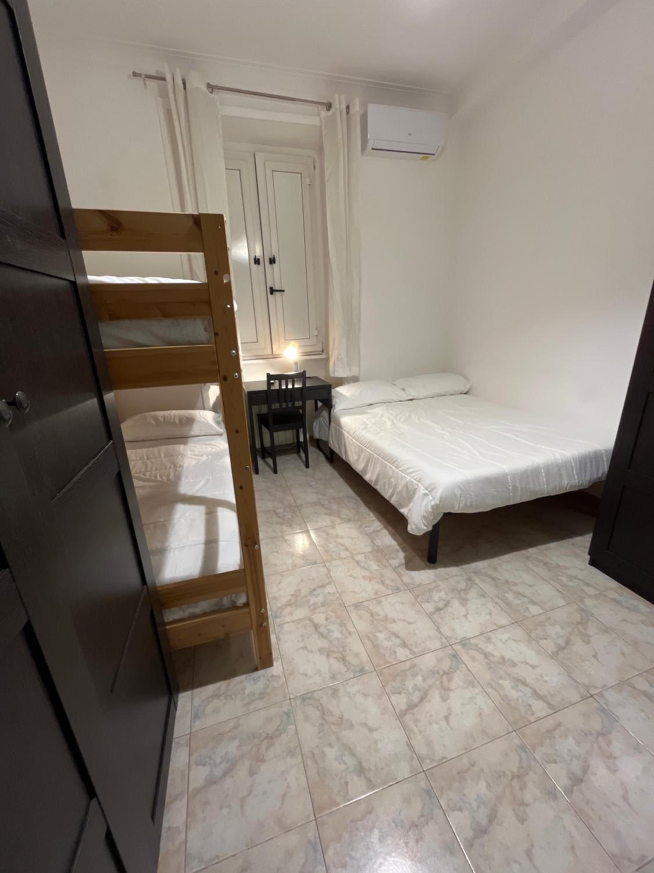Quadruple Room with Private External Bathroom