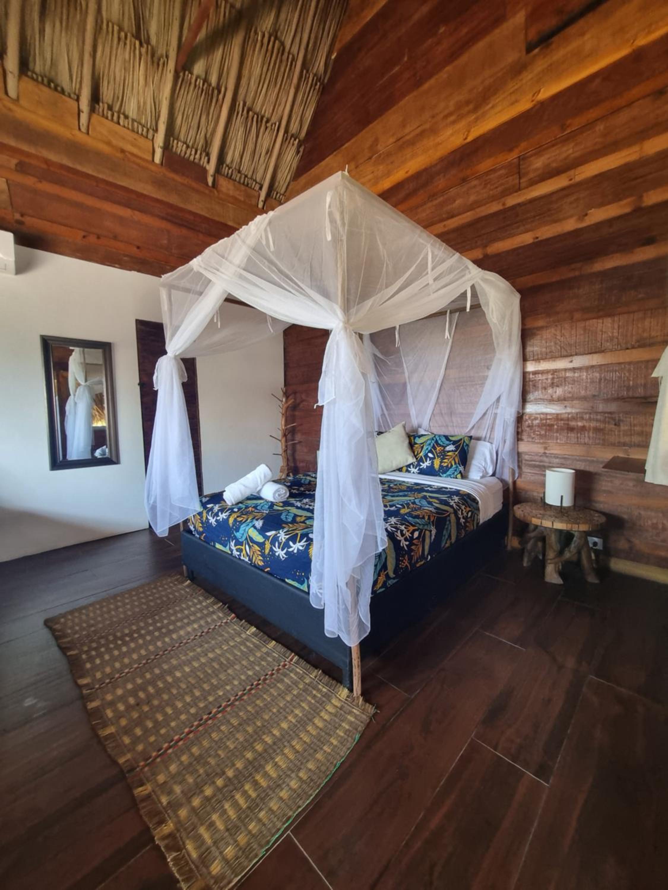 Deluxe Double Room with Balcony and Sea View