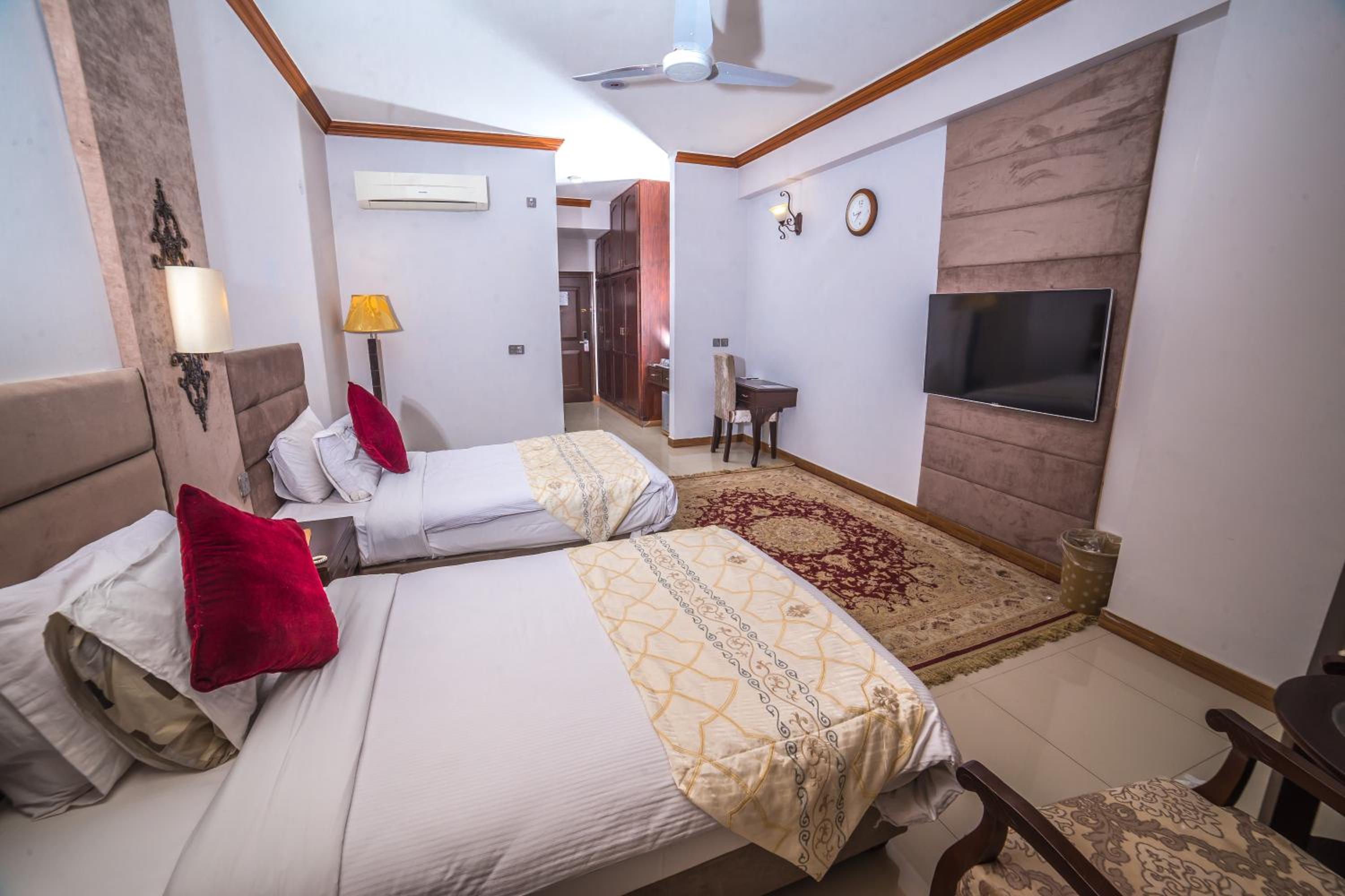 Deluxe Twin Room photo 1