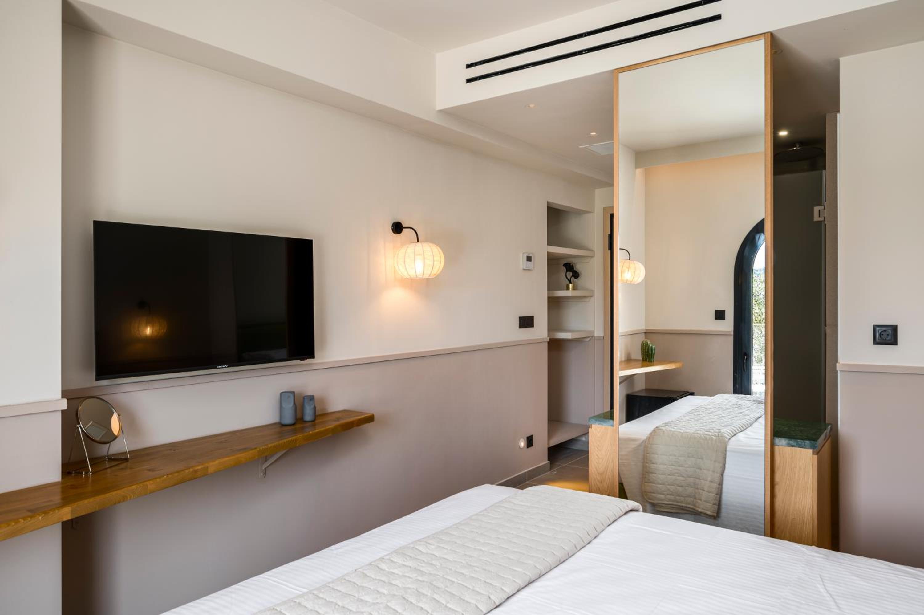 Double Room with Sea View - Photo 10