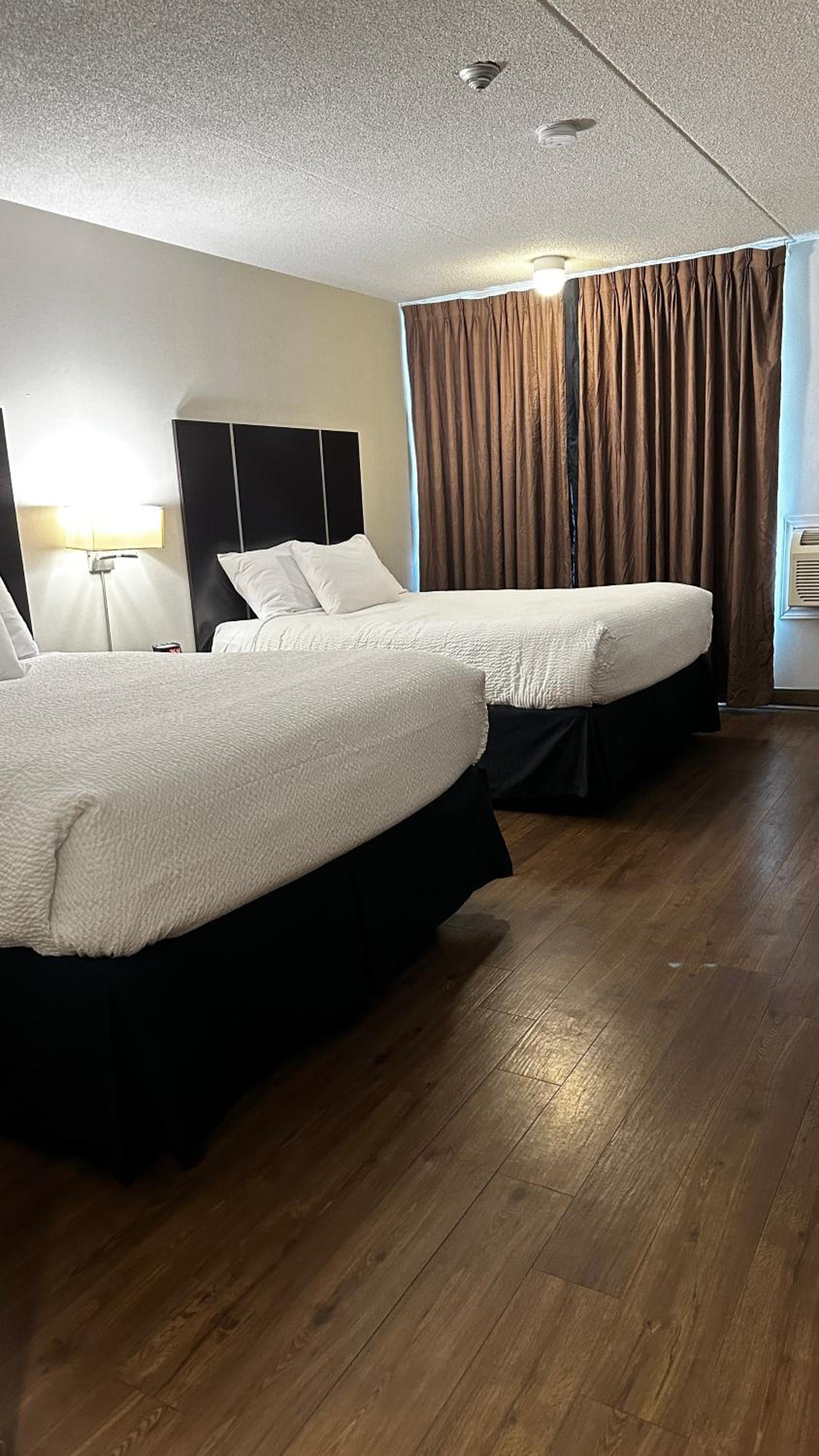 Queen Room with Two Queen Beds - Pet Friendly/Non-Smoking