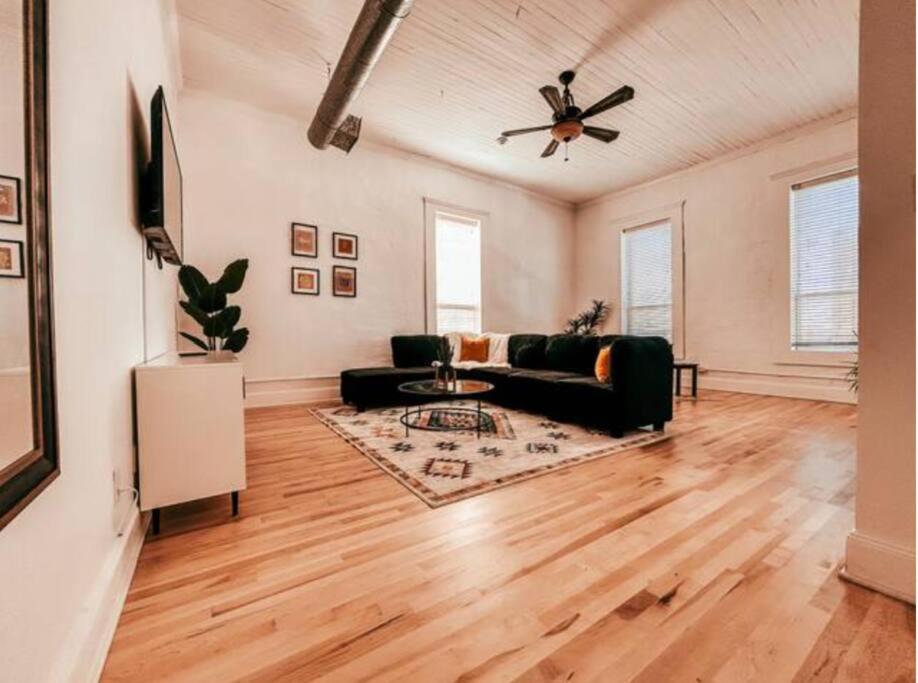 One-Bedroom House photo 1