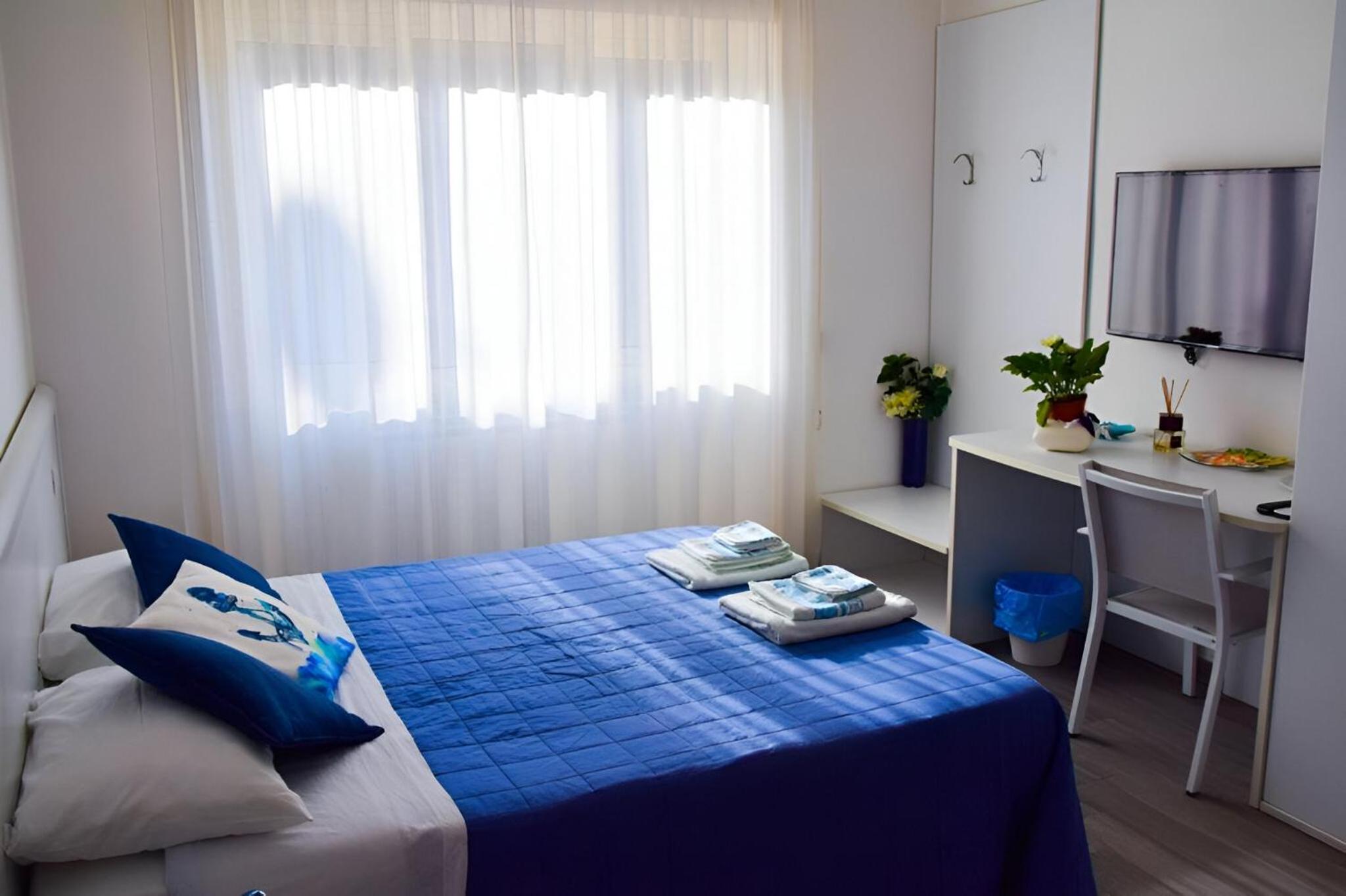 Double Room with Sea View and Private External Bathroom - Photo 5