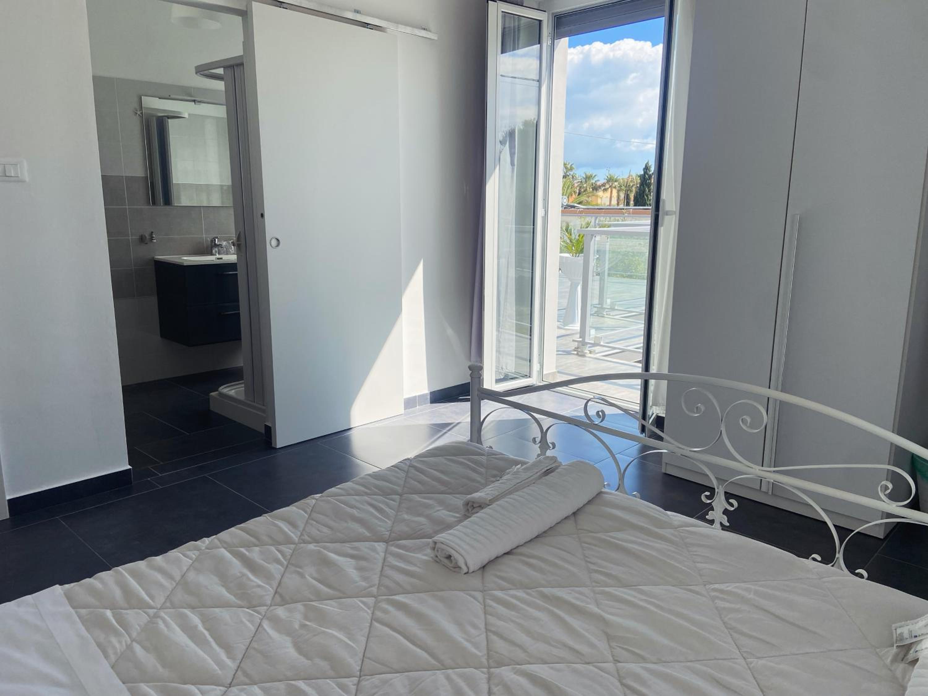 Quadruple Room with Balcony photo 1