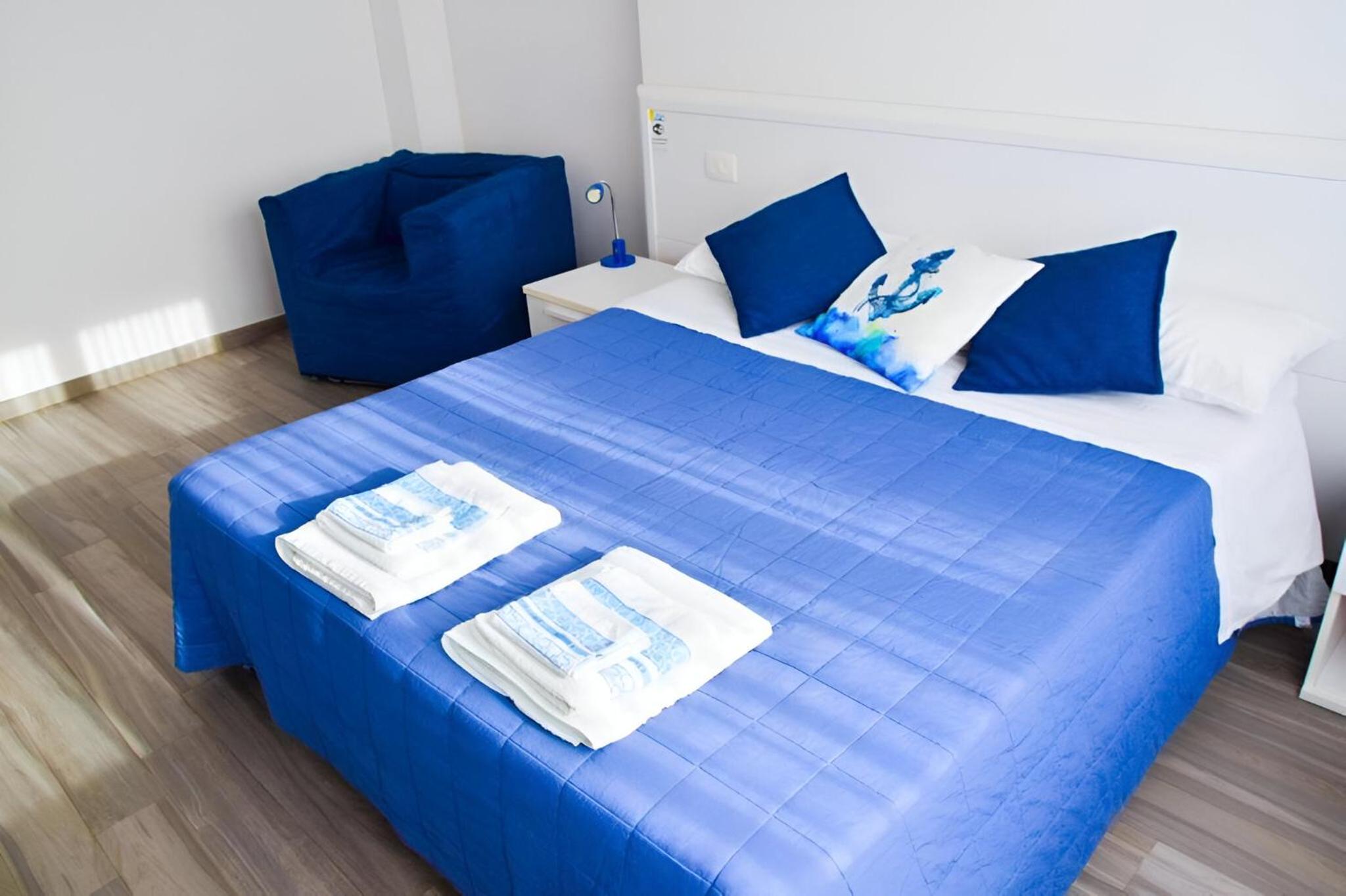 Deluxe Triple Room with Sea View - Photo 7