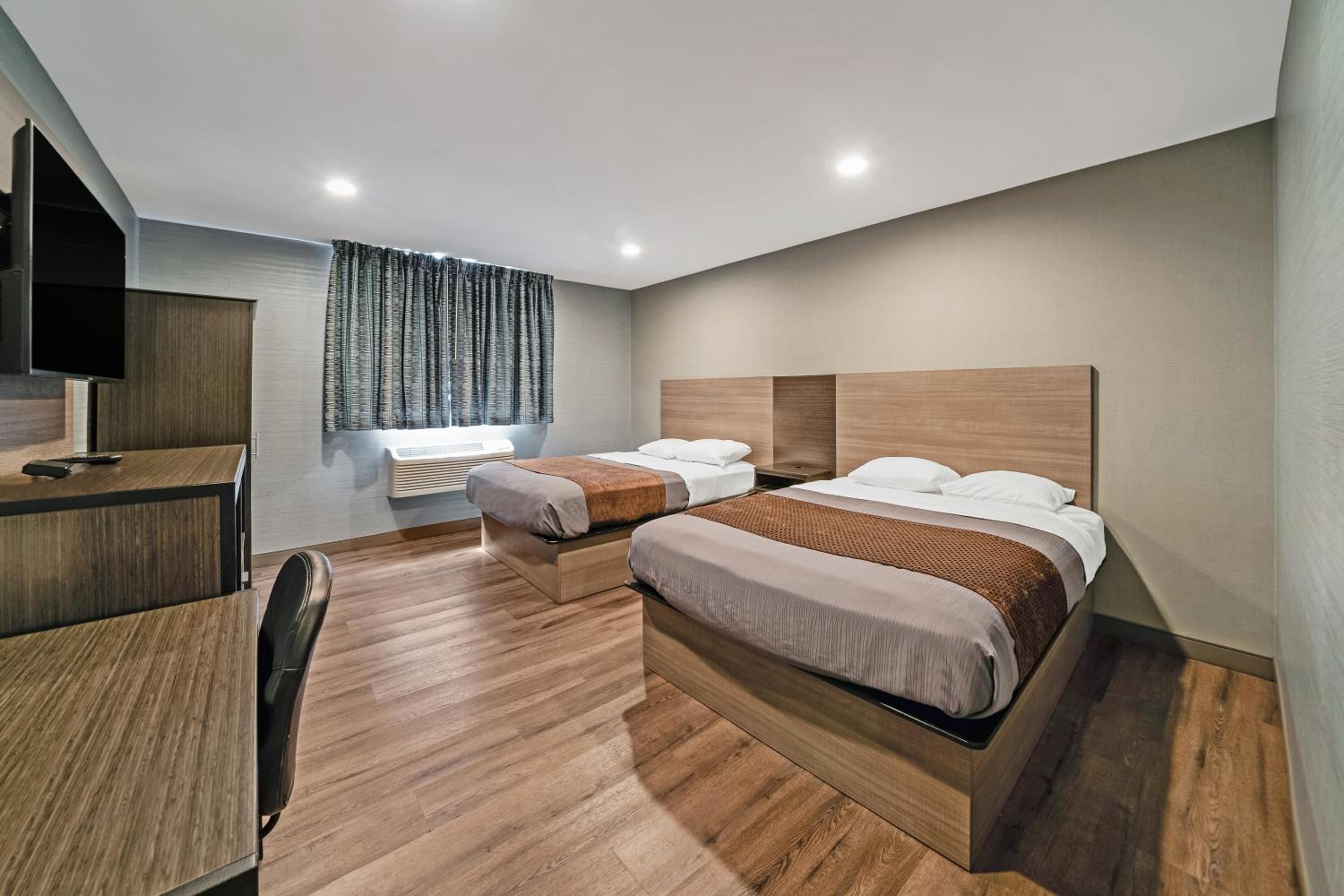 Standard Queen Room - Photo 1