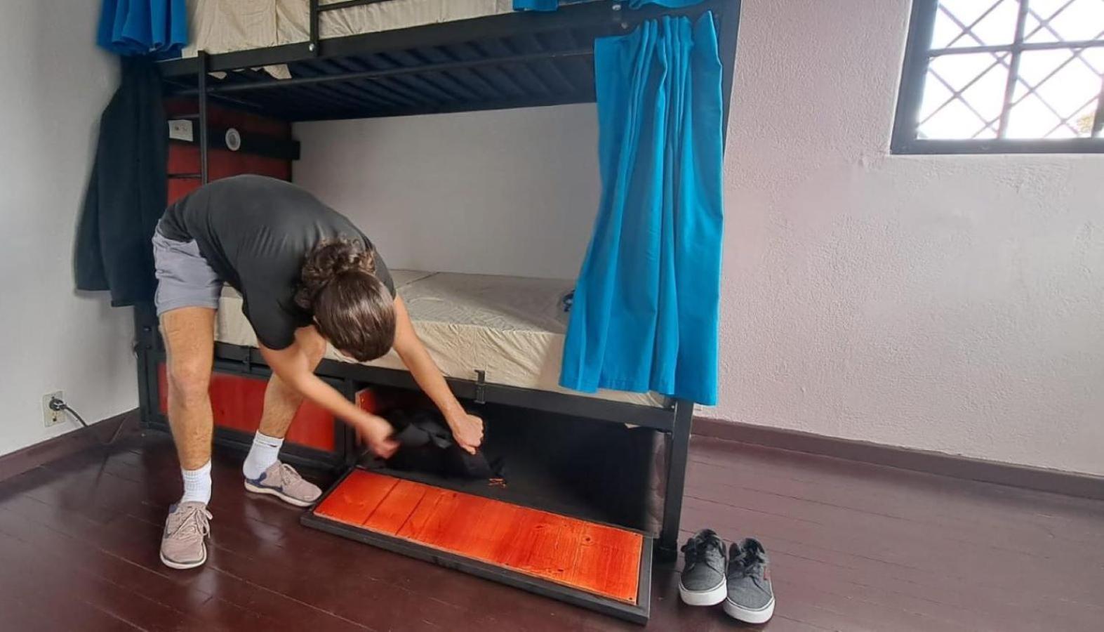 Bed in 4-Bed Mixed Dormitory Room photo 2