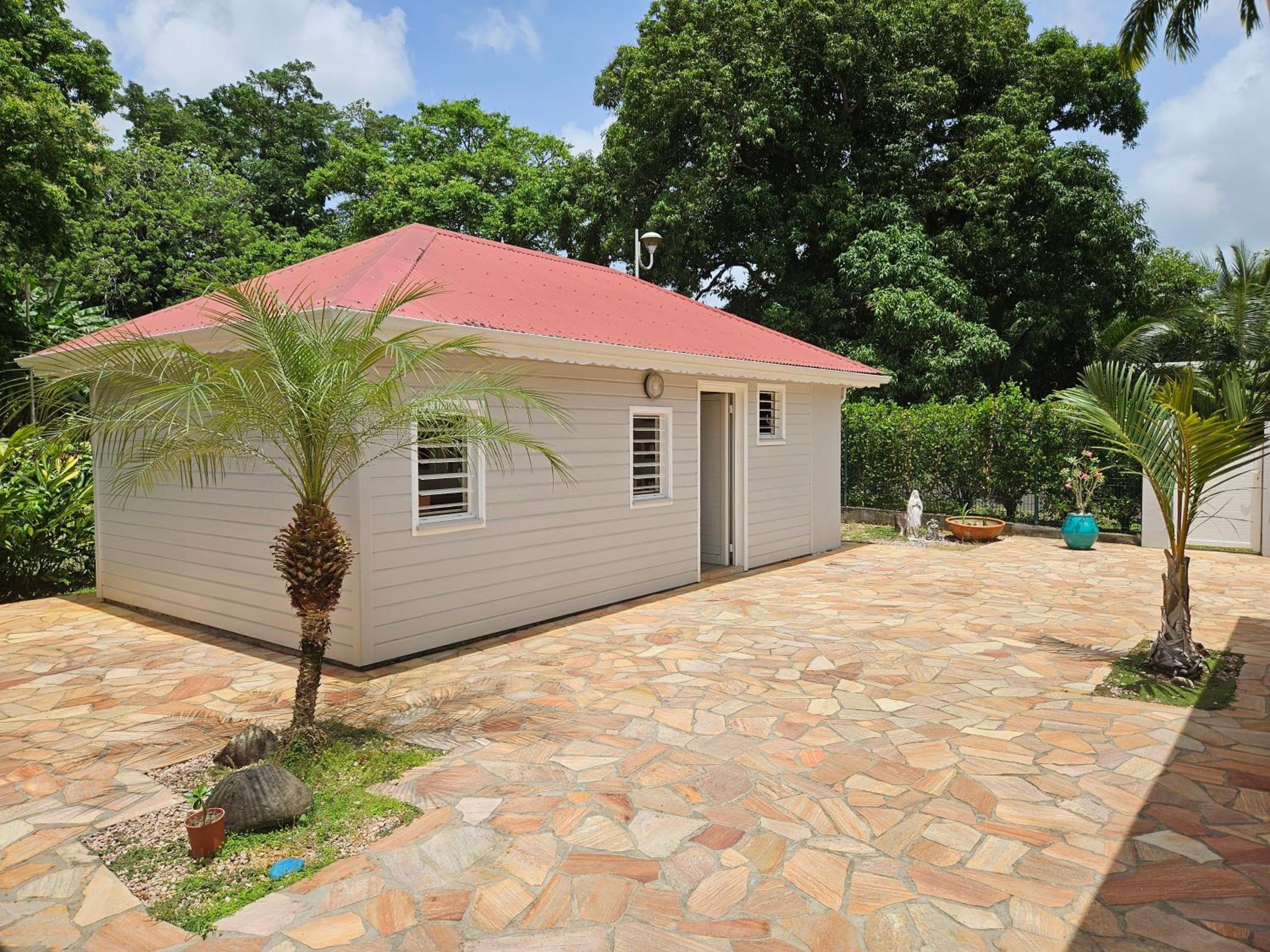 One-Bedroom House photo 2