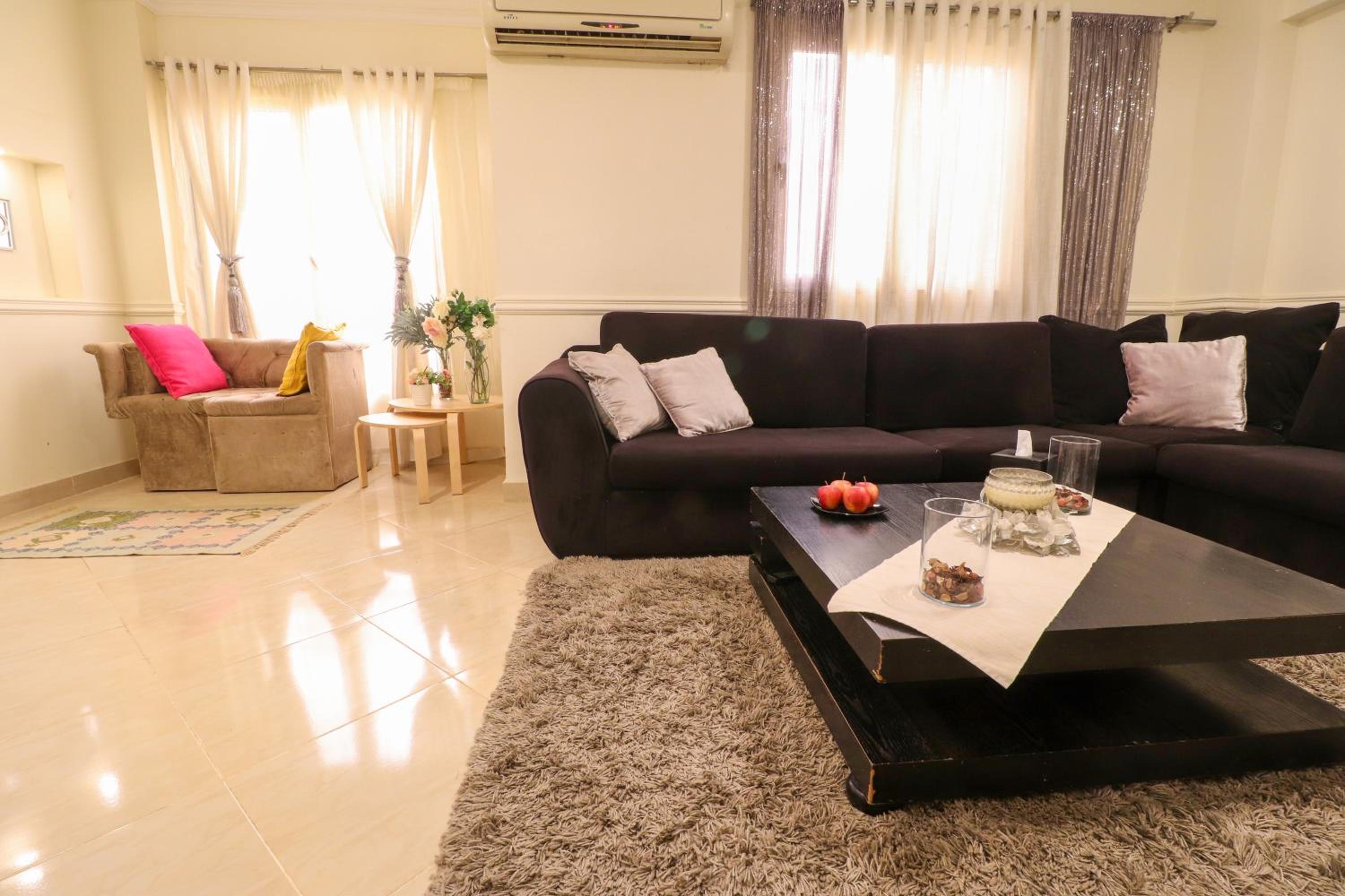 Three-Bedroom Apartment photo 2