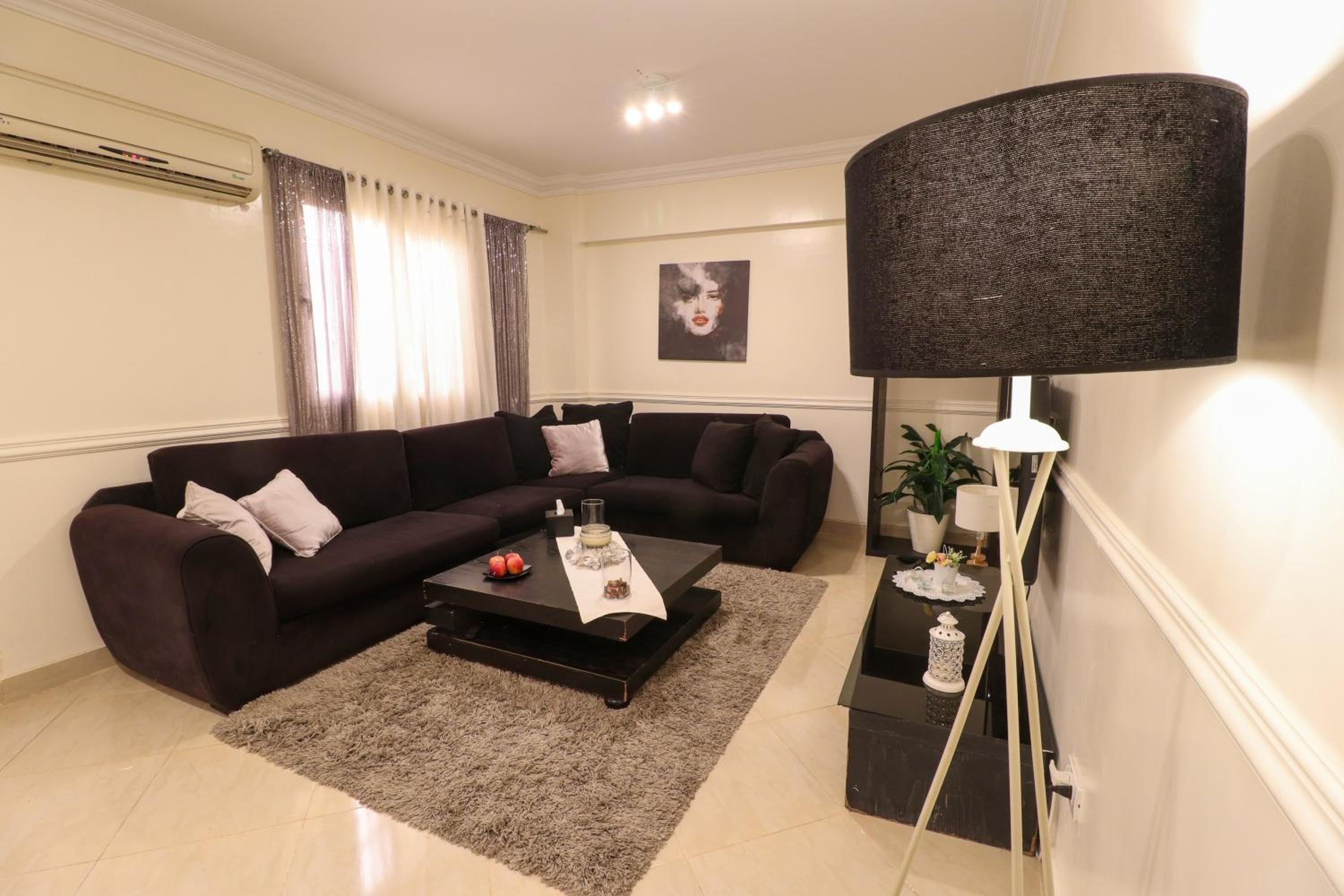 Three-Bedroom Apartment photo 1