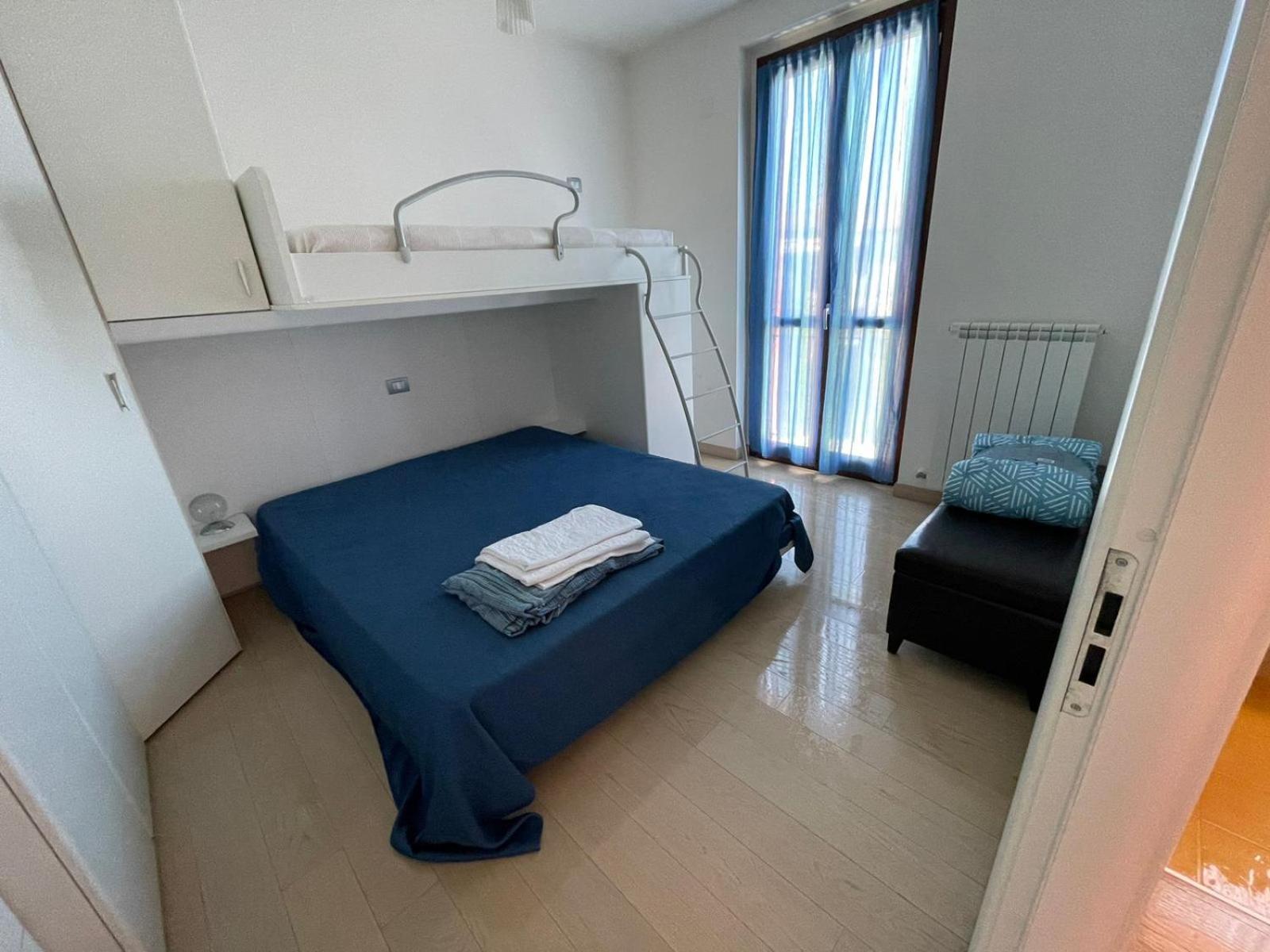 Two-Bedroom House photo 2