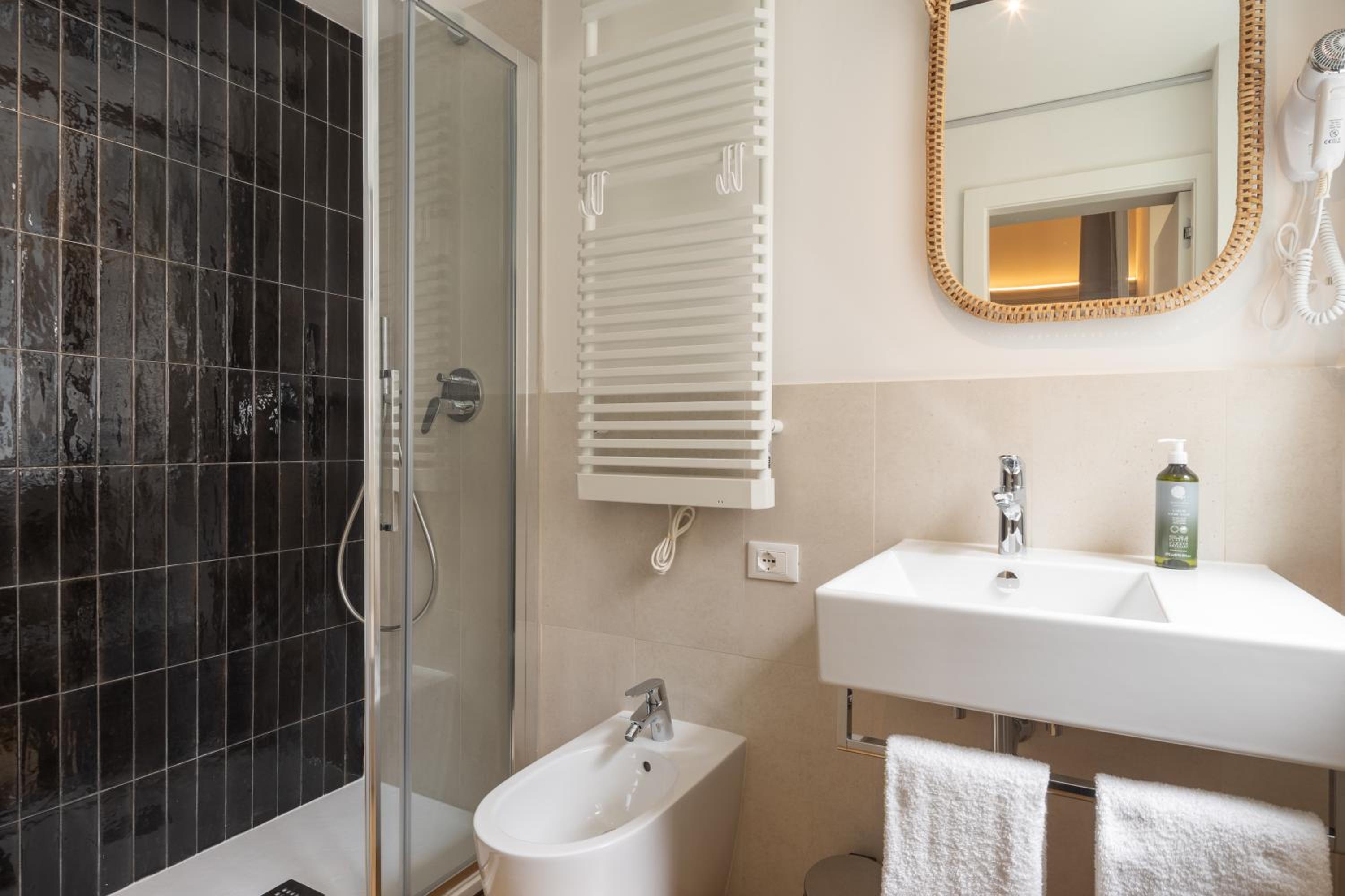 Double or Twin Room photo 3