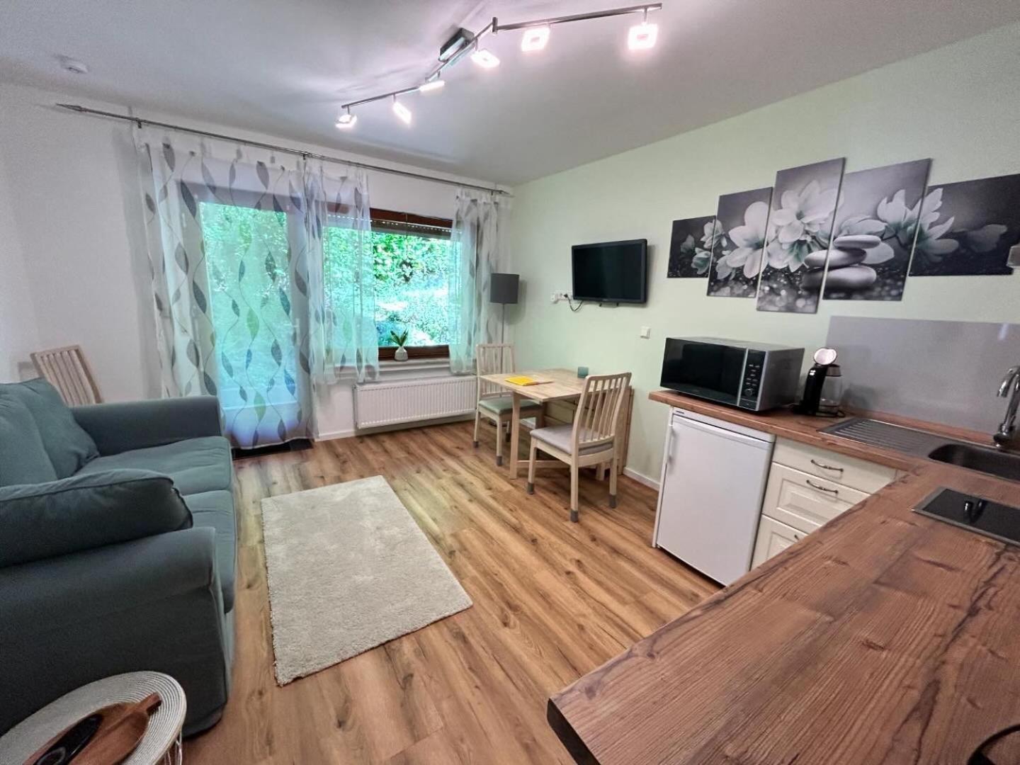 One-Bedroom Apartment photo 1