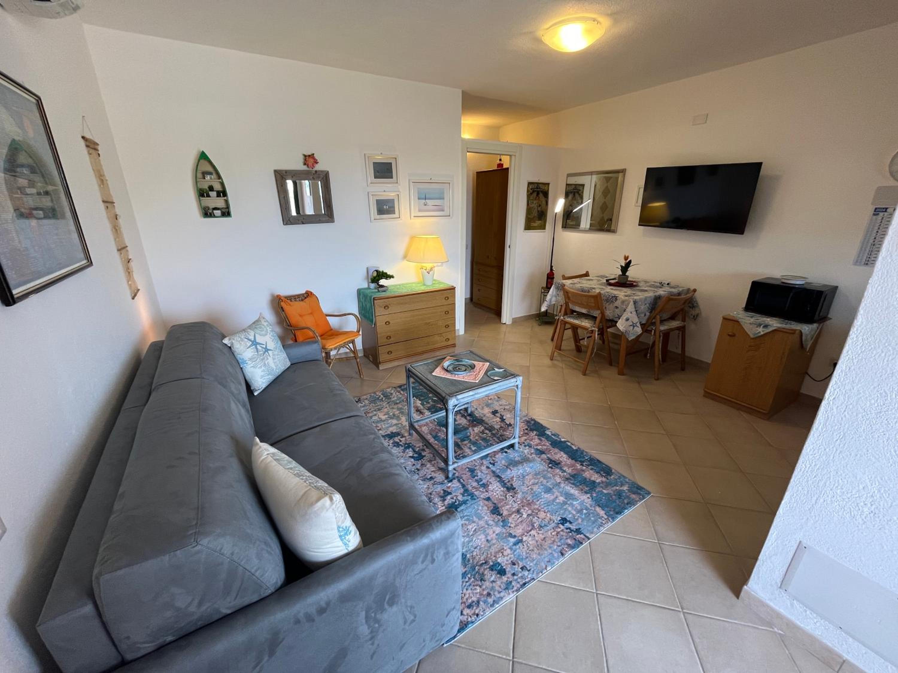 One-Bedroom Apartment photo 1