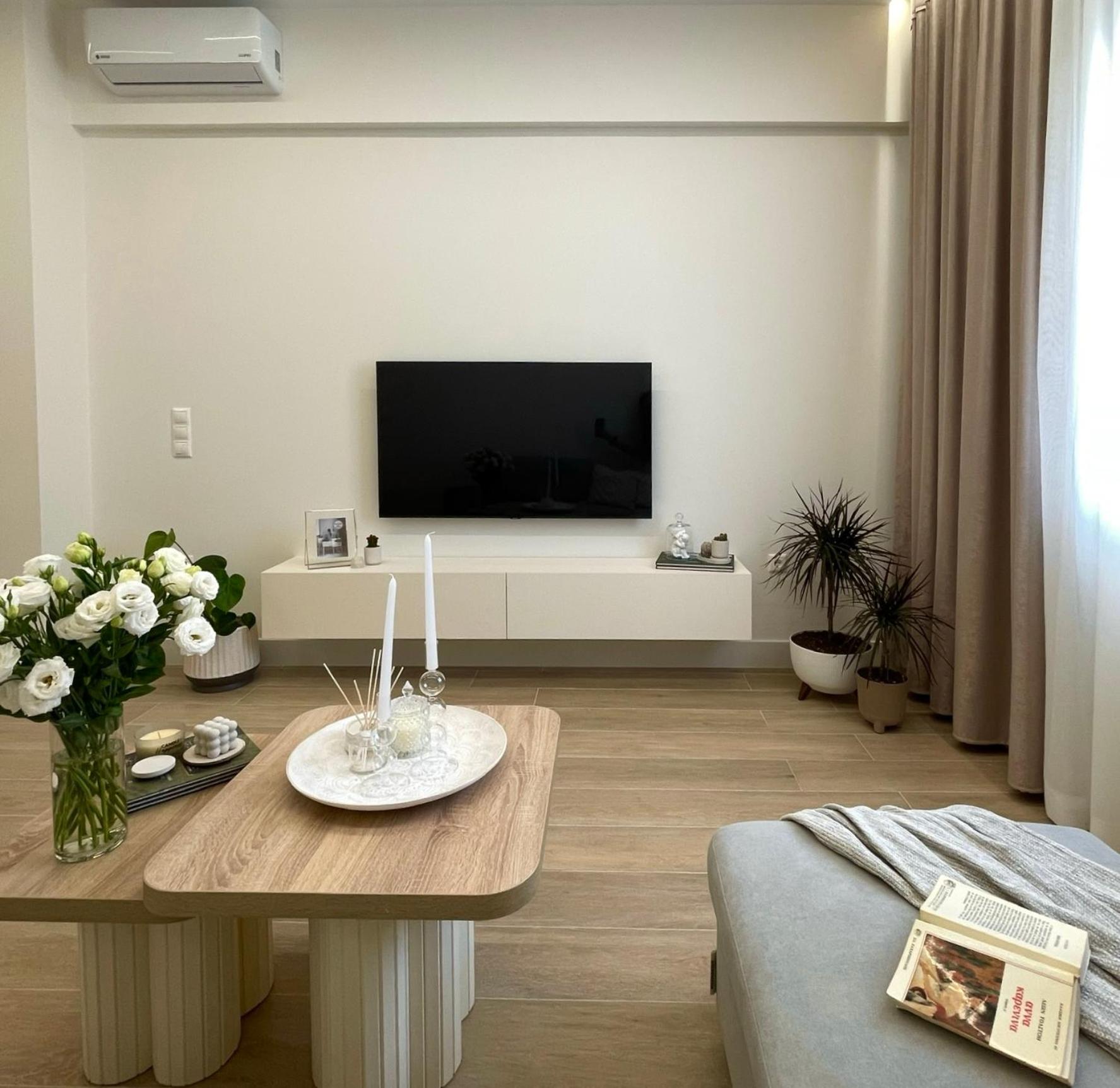 One-Bedroom Apartment photo 1