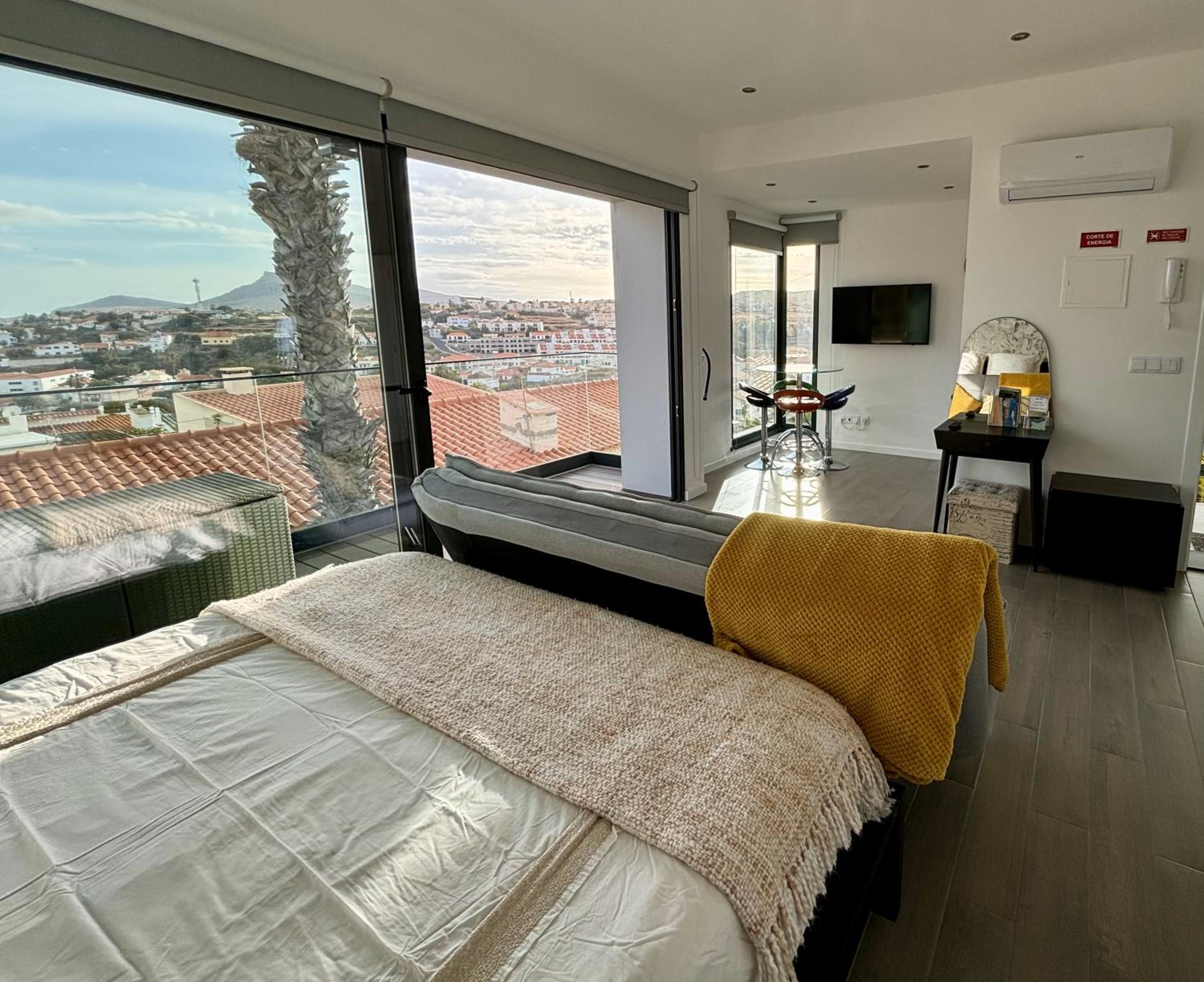 One-Bedroom House photo 1