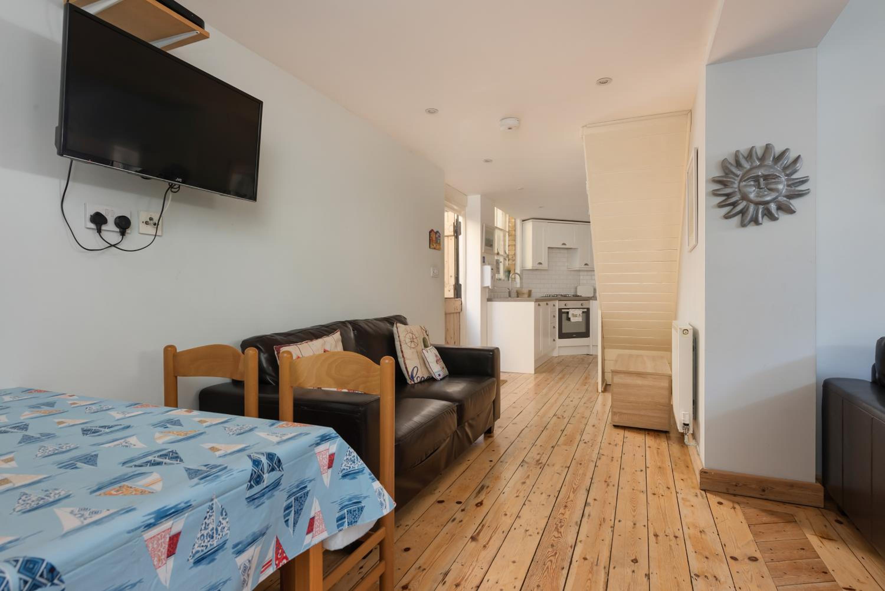 One-Bedroom House photo 1