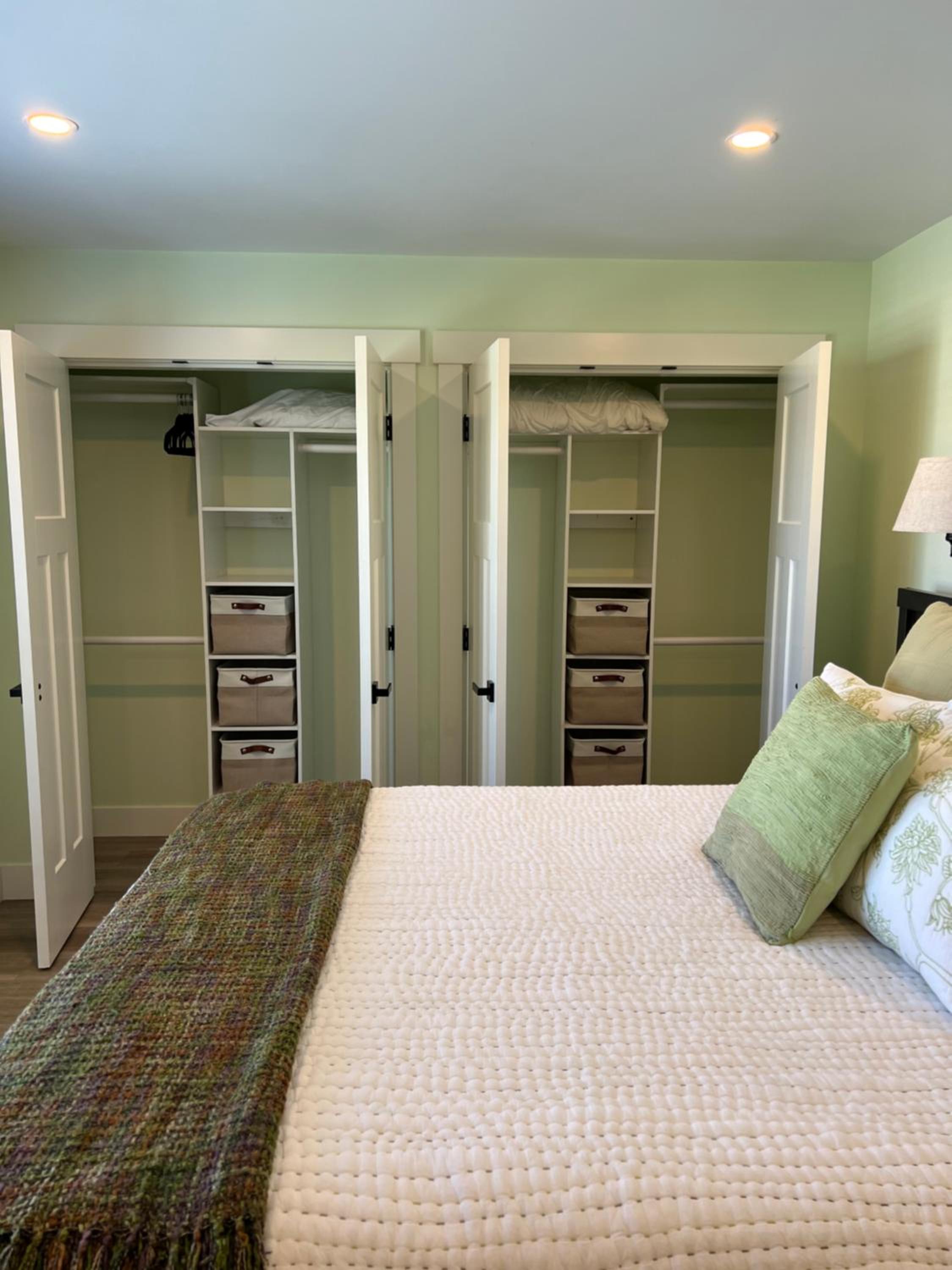 Deluxe Two-Bedroom Apartment with Garden View photo 3