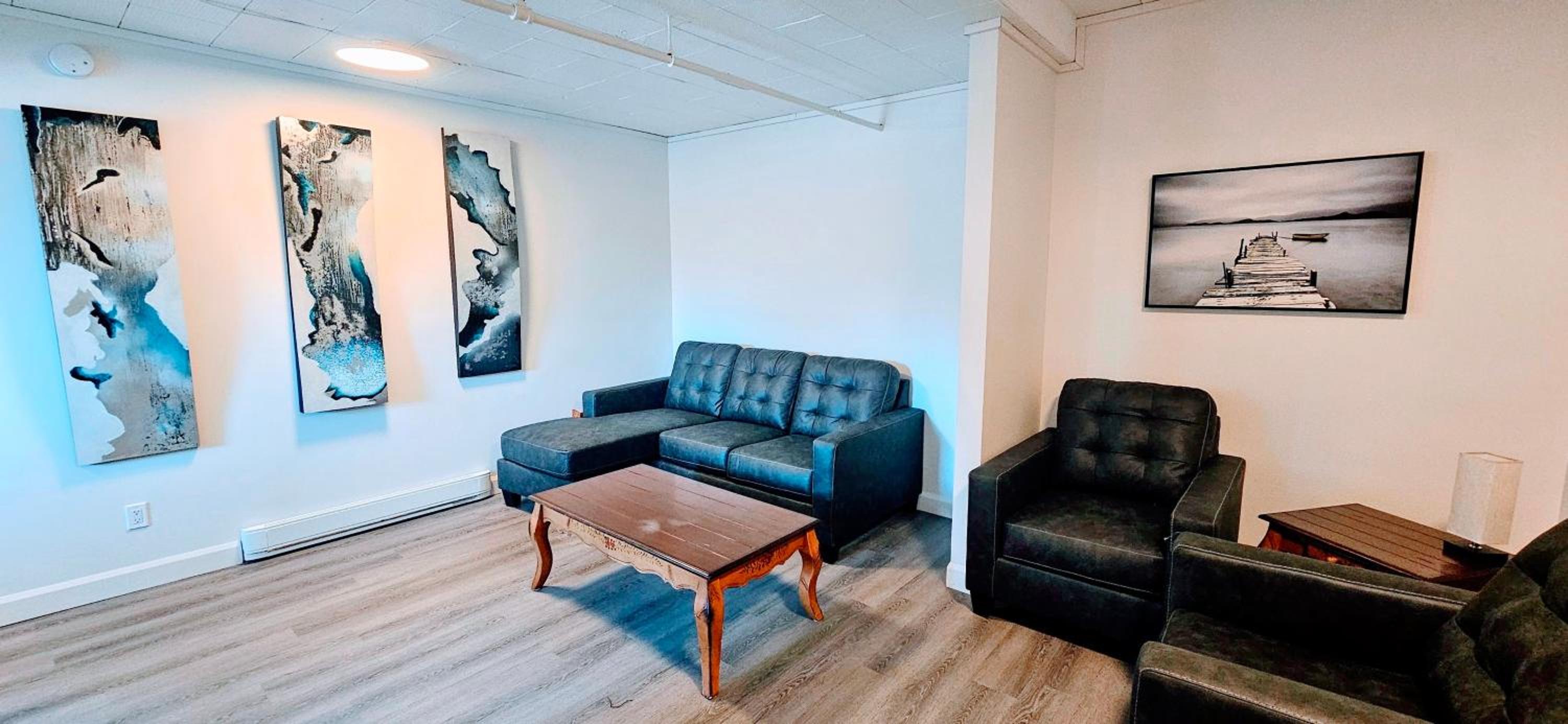 One-Bedroom Deluxe Apartment
