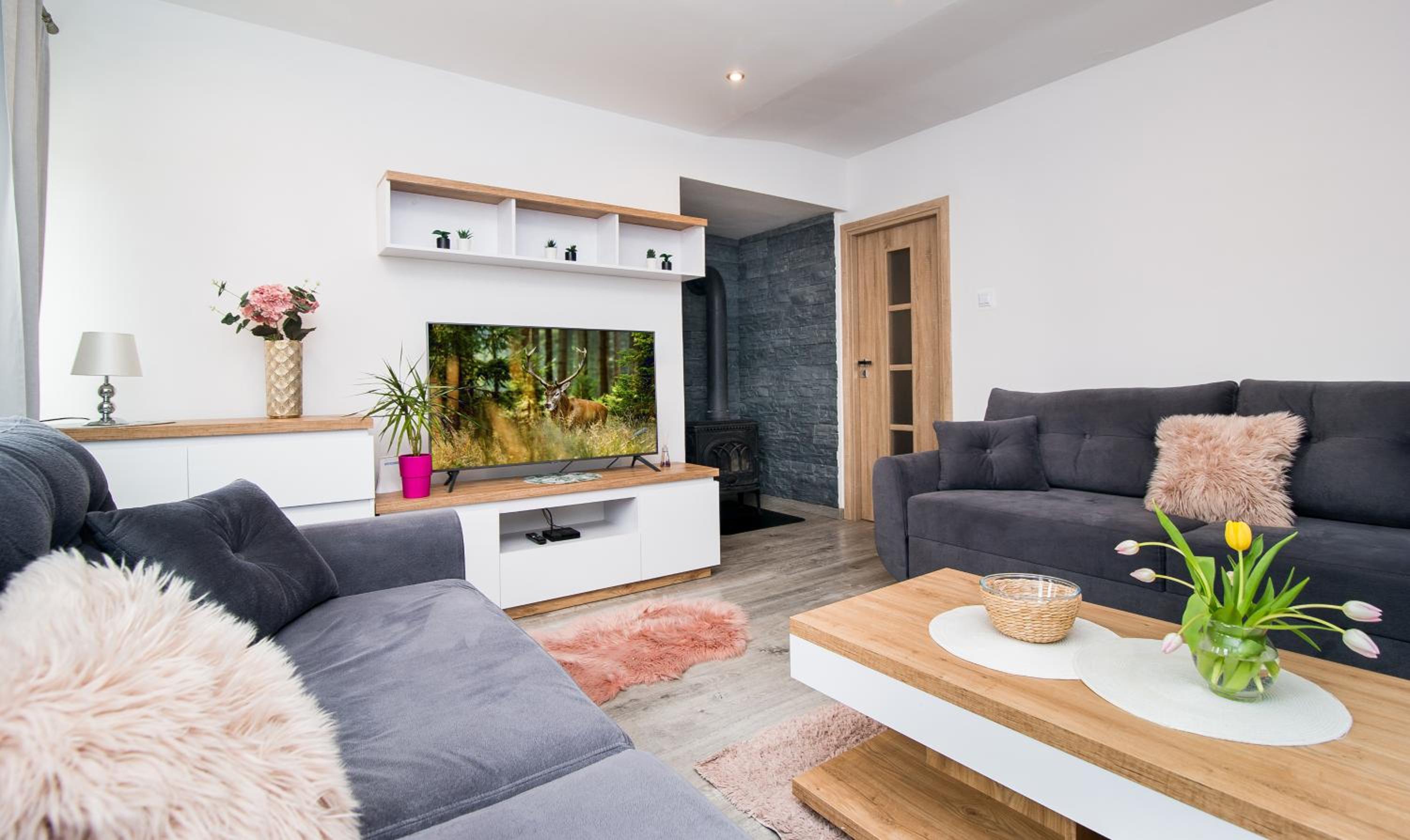 One-Bedroom Apartment - Photo 18
