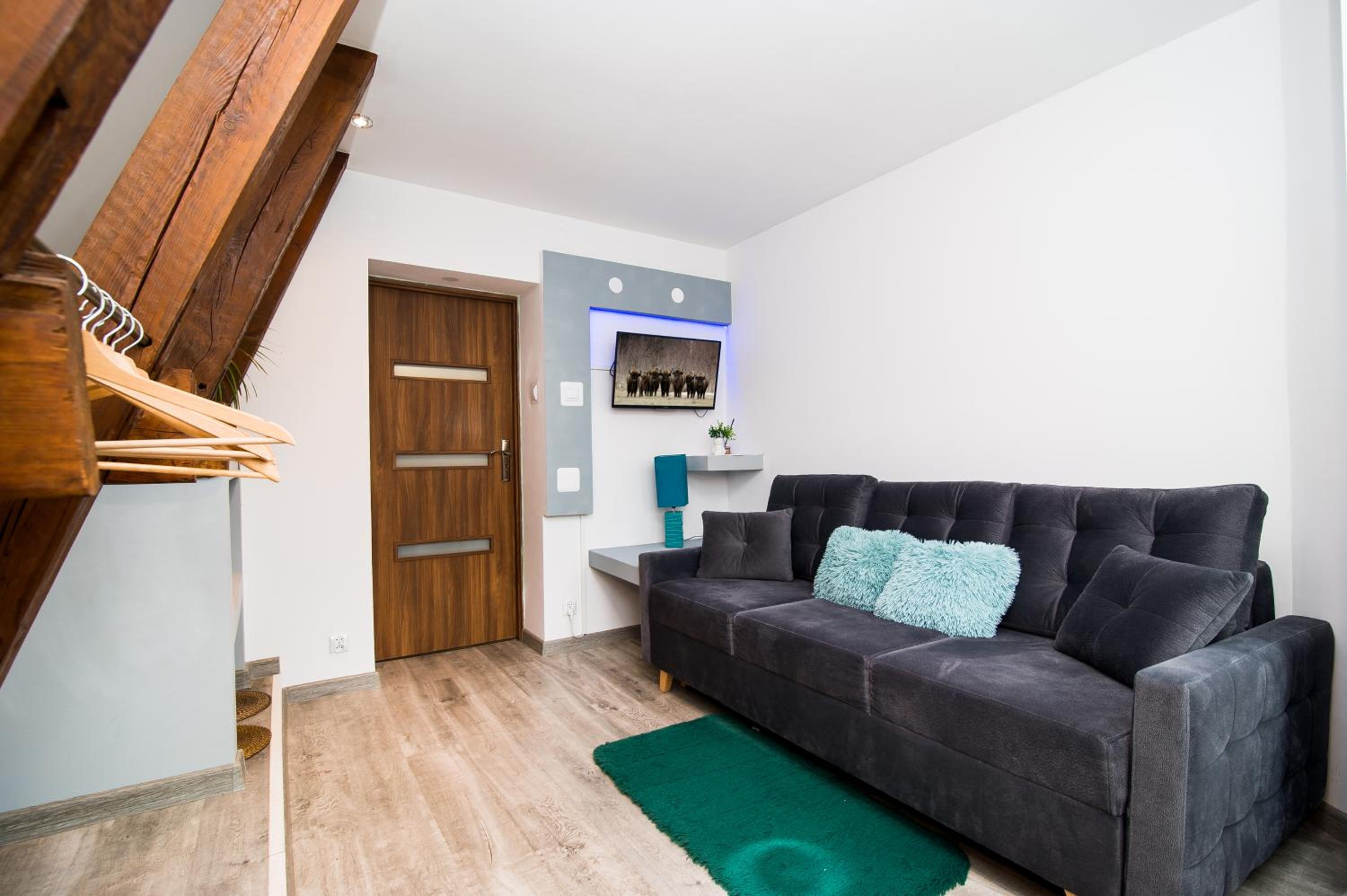 One-Bedroom Apartment - Photo 1