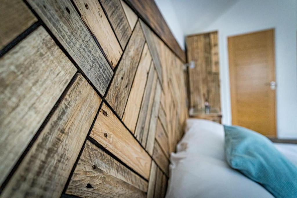 One-Bedroom House photo 1