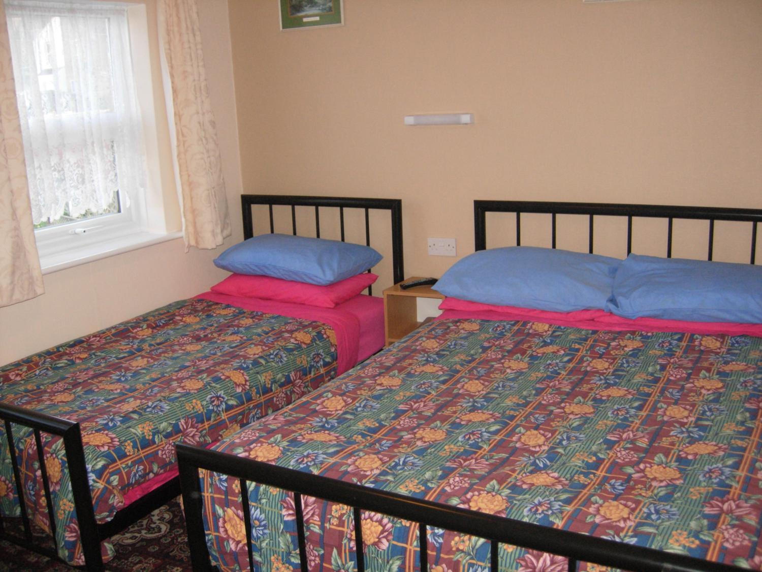 Triple Room with Bathroom - Photo 1
