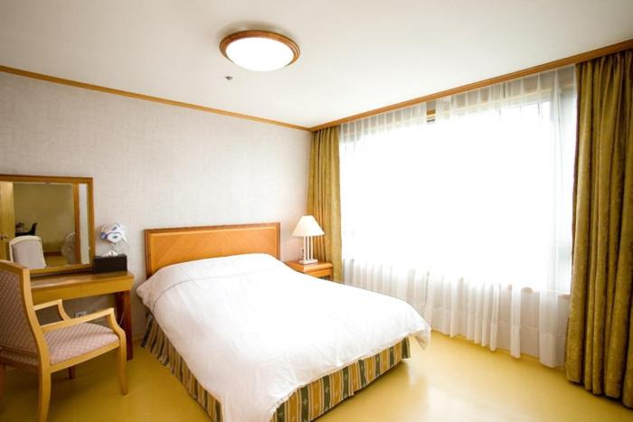 Suite B - Photo 5