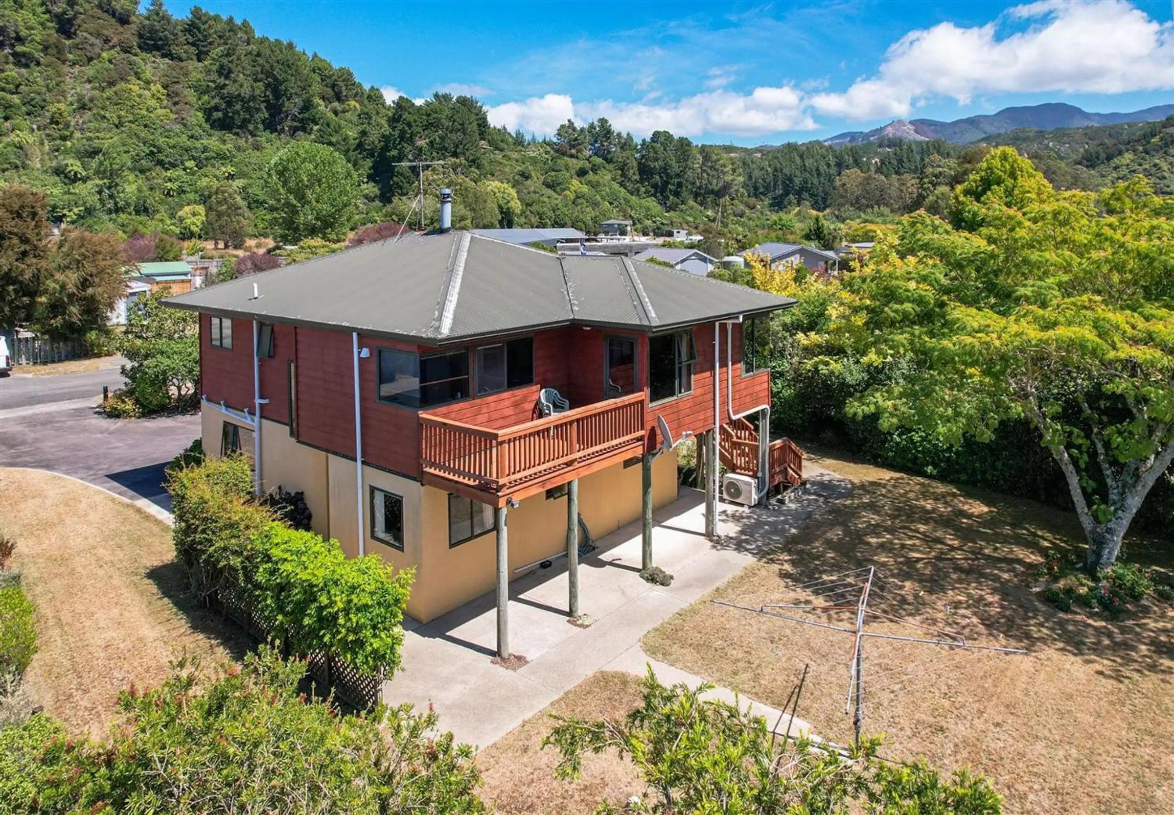 Four-Bedroom Holiday Home photo 2