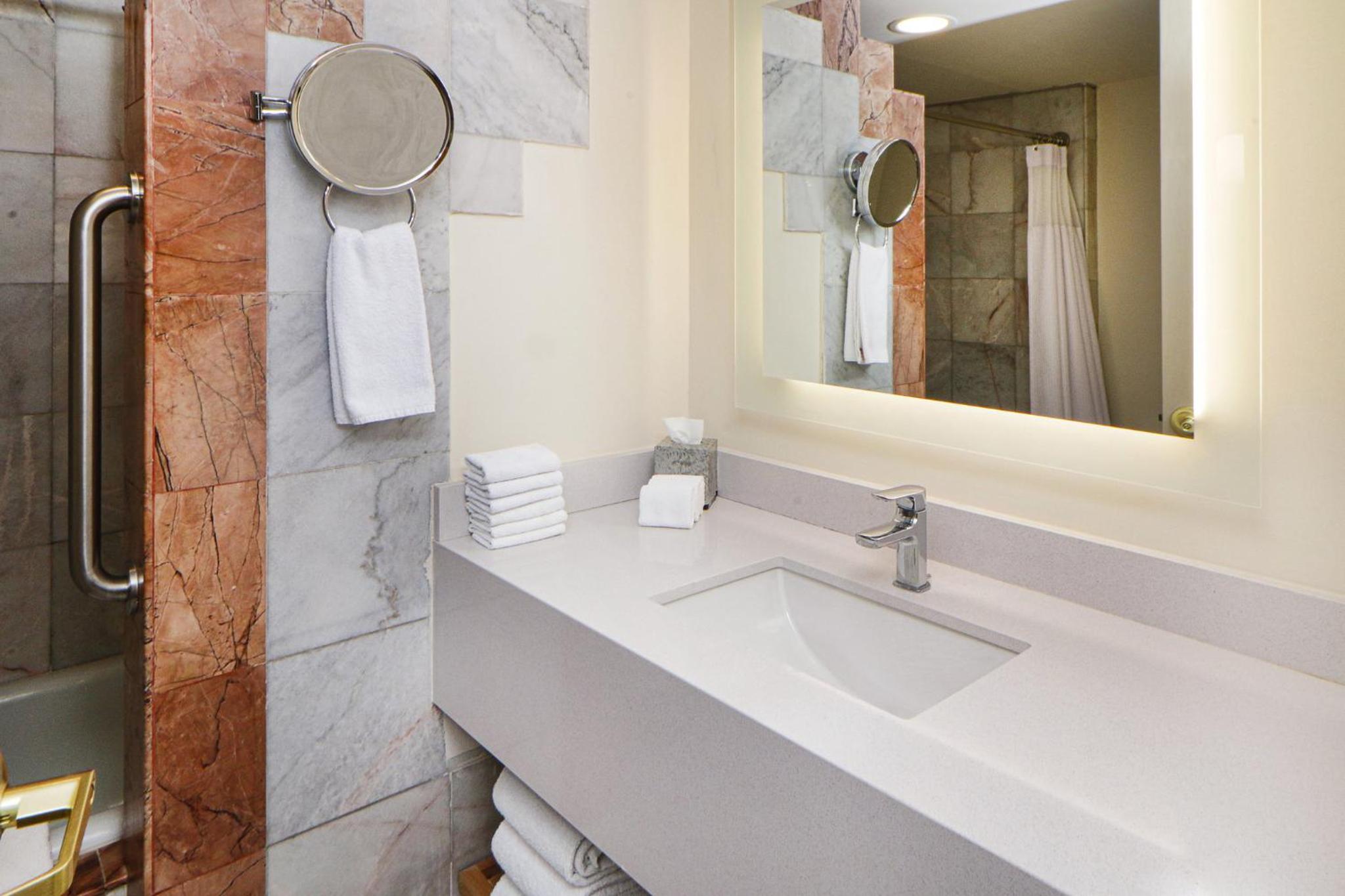Standard King Room - Photo 2