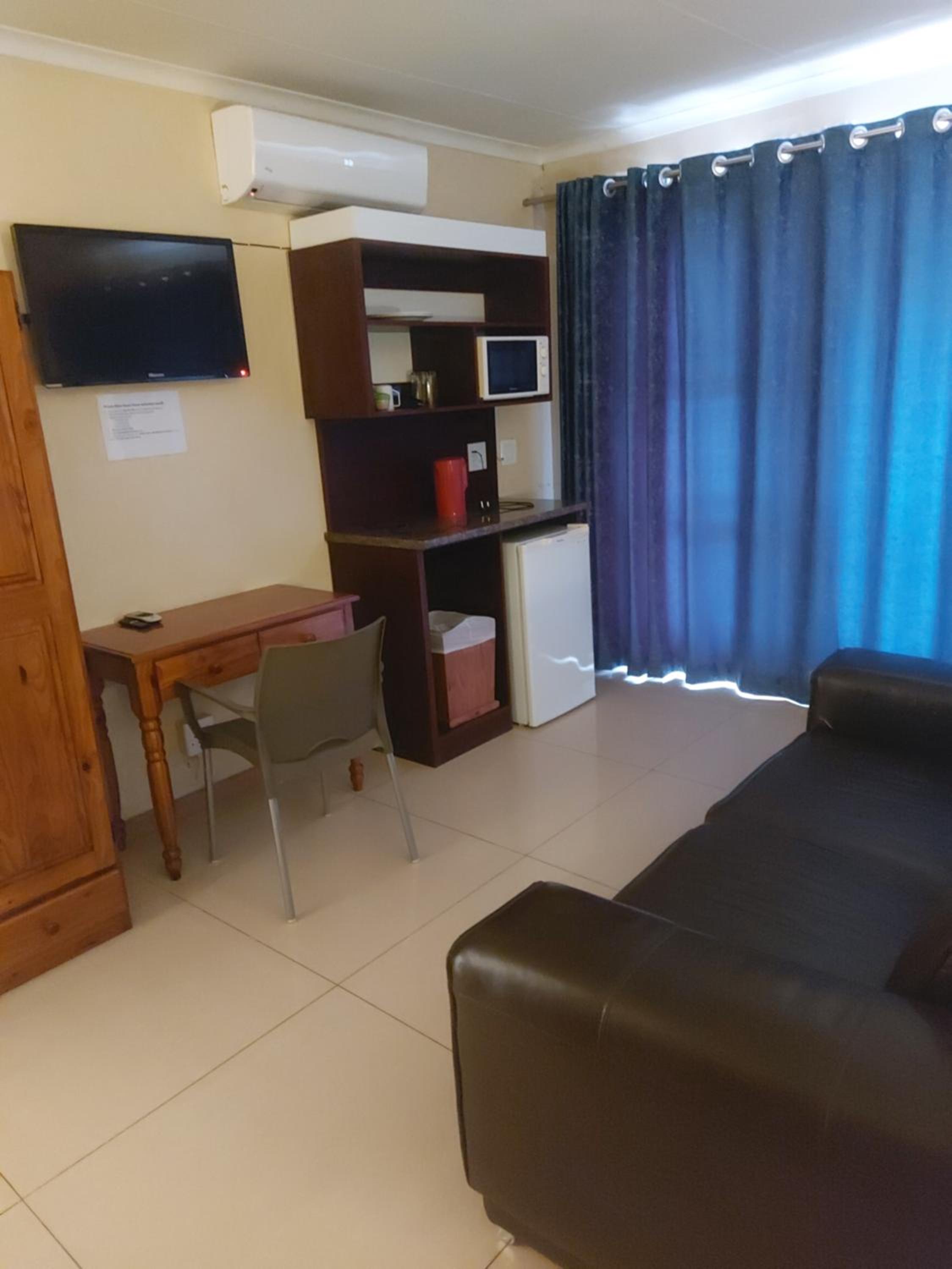 Double or Twin Room photo 2