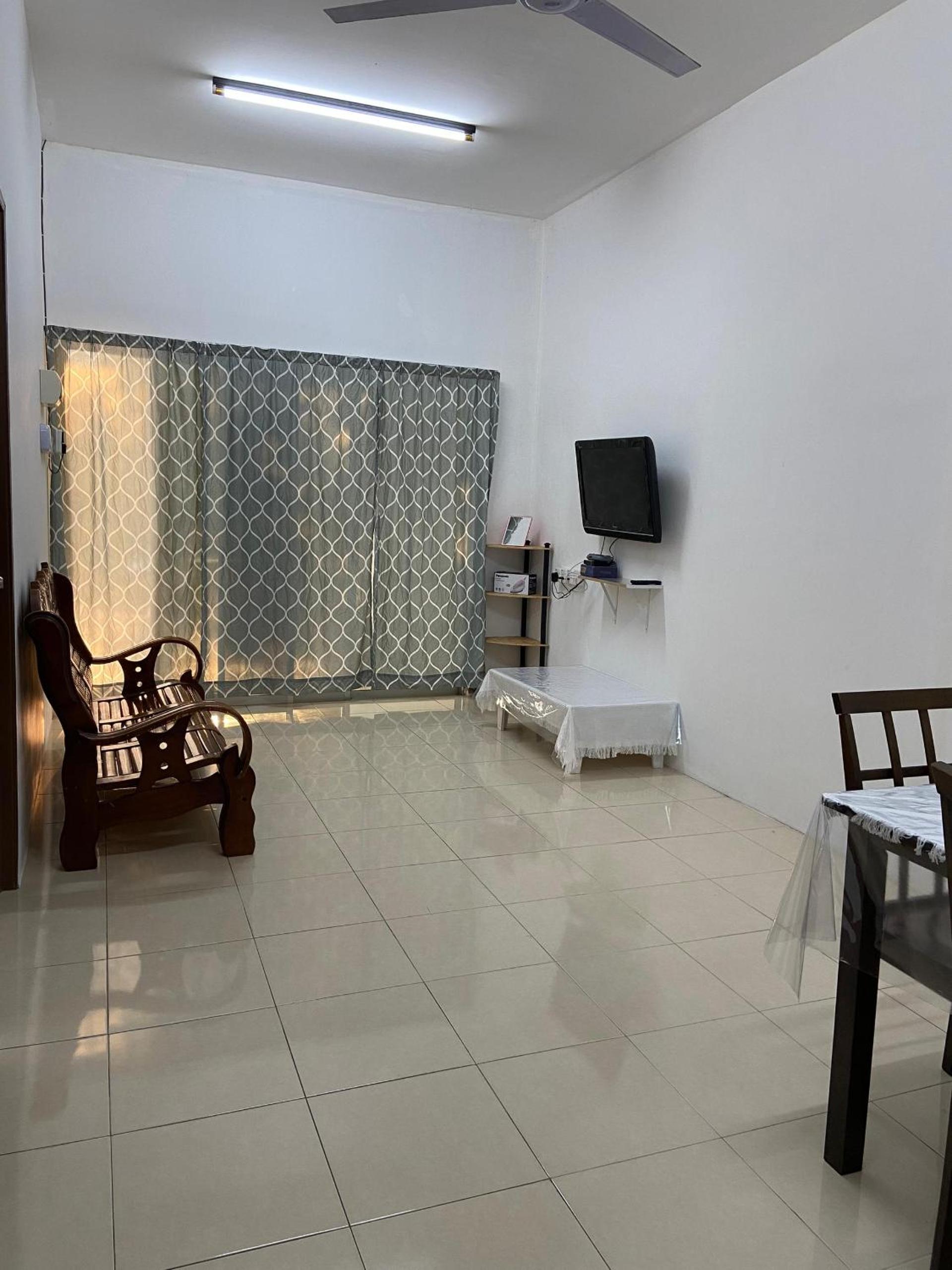 Two-Bedroom House photo 2