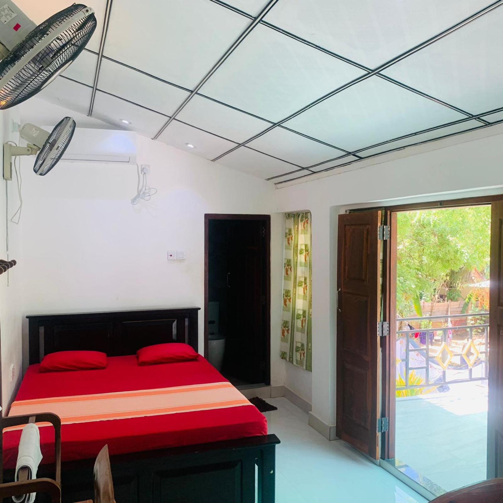 Double Room with Balcony (3 Adults) photo 3