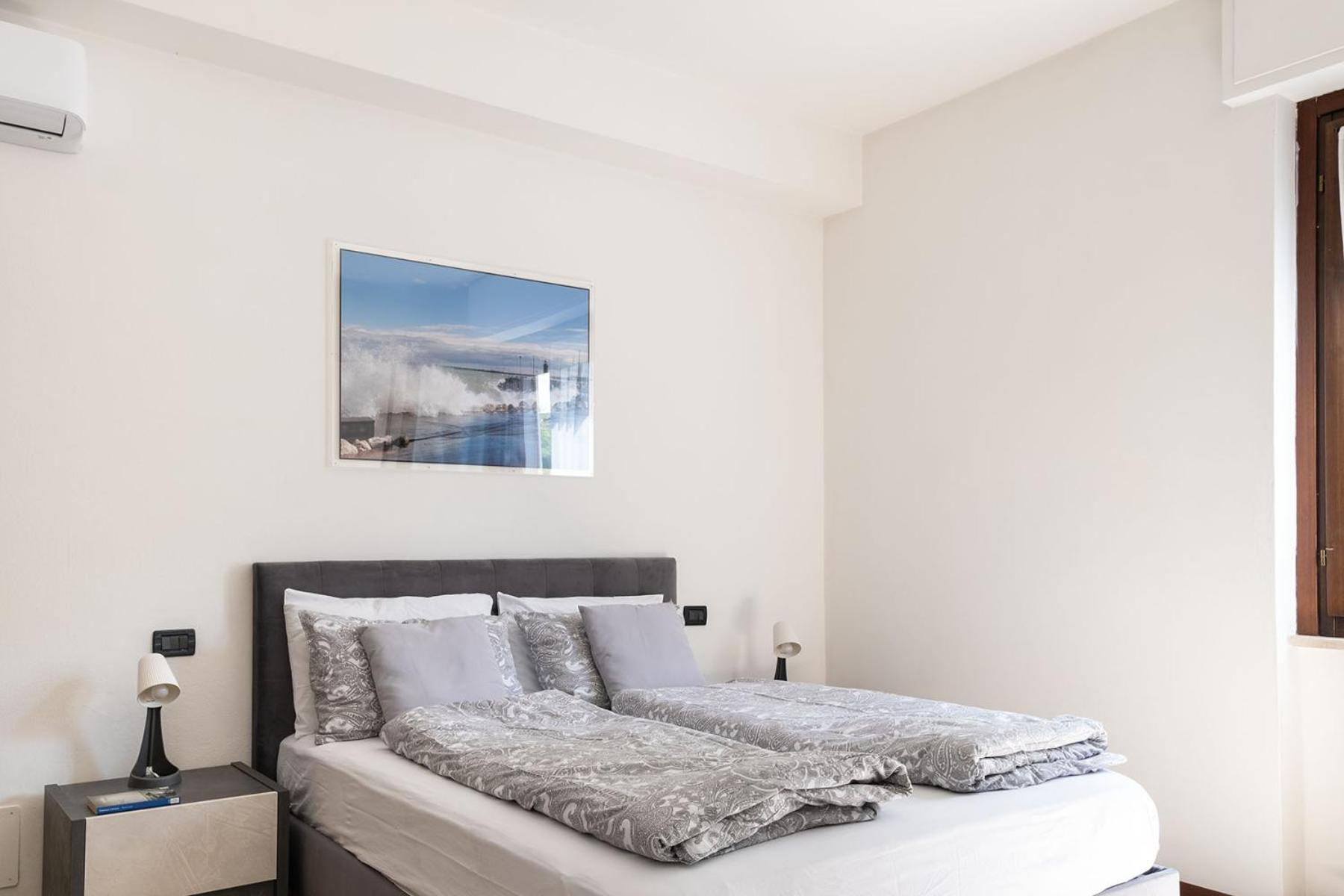 Apartment with Lake View