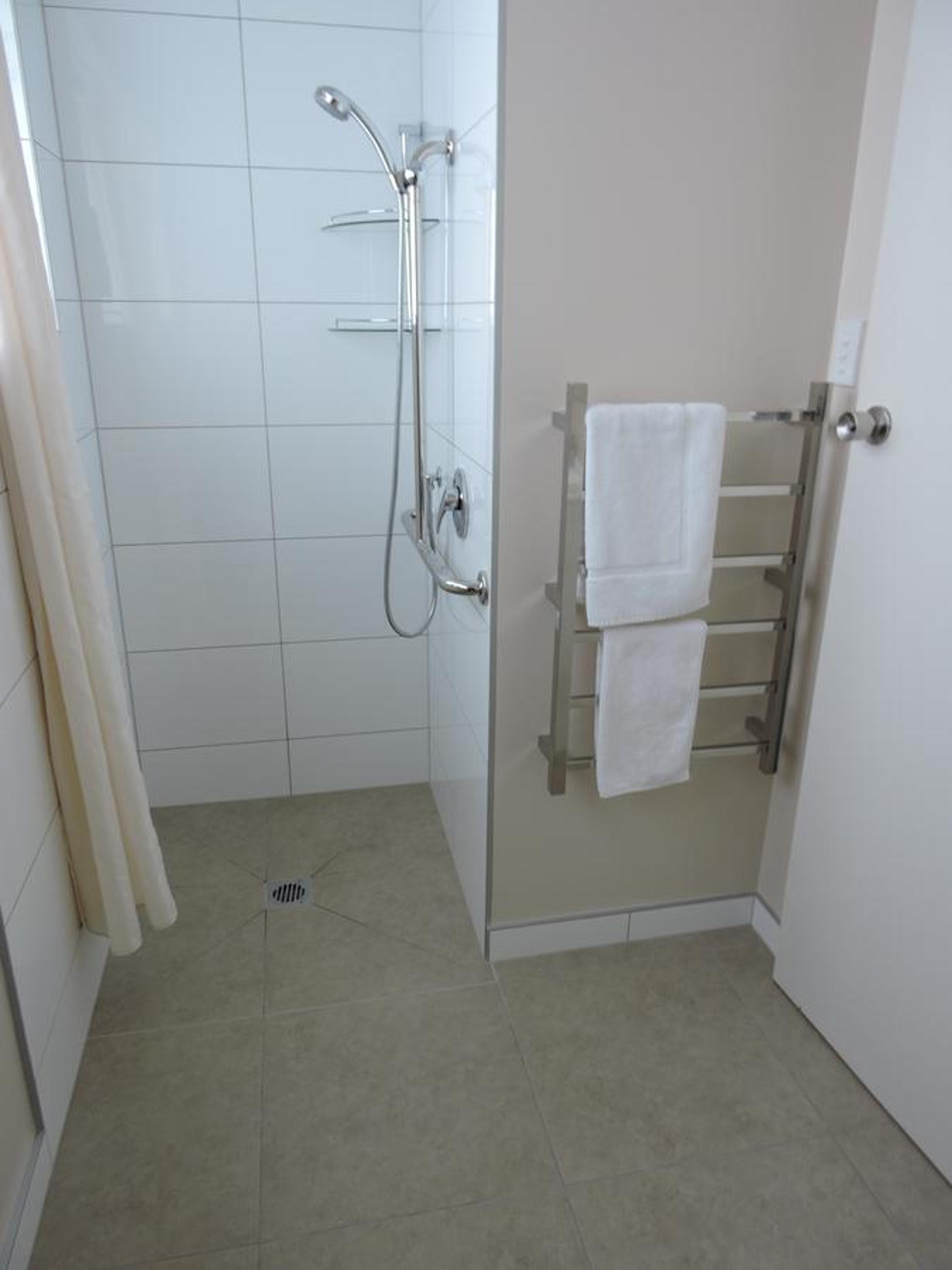 Double or Twin Room - Photo 8