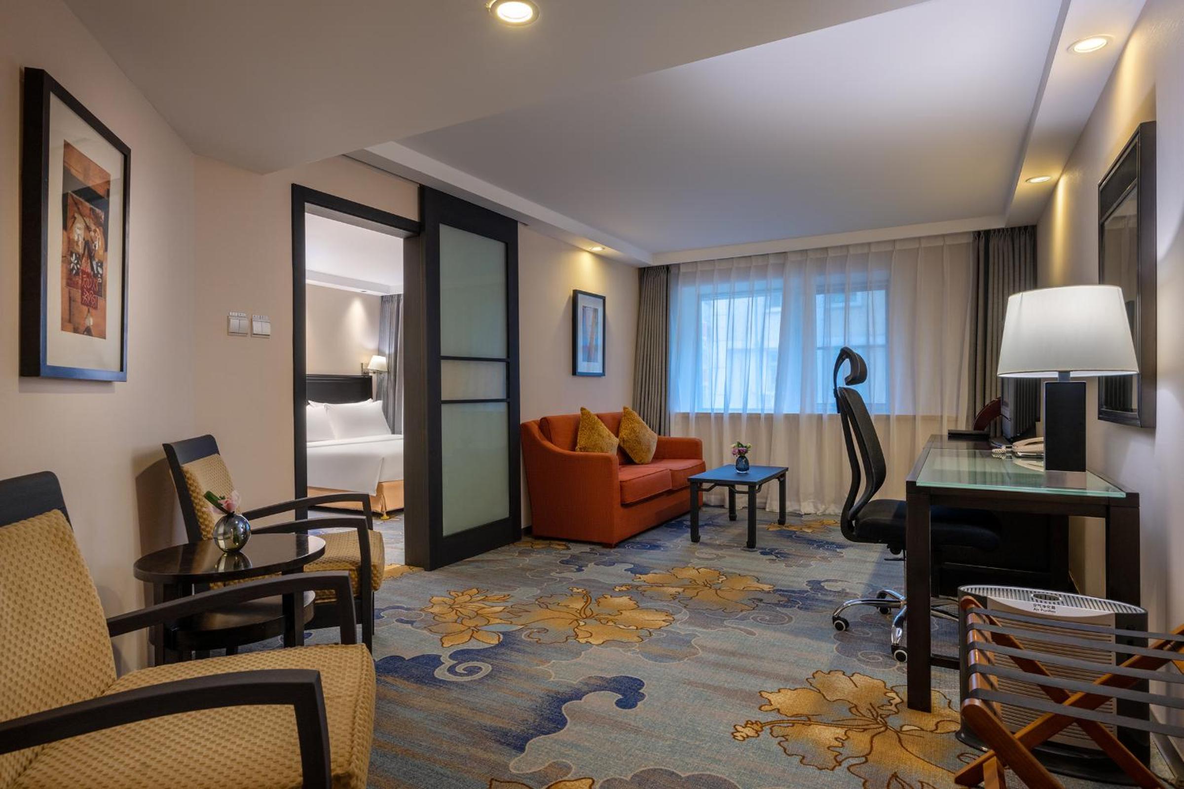 Deluxe Suite - Free Soft Drink - Photo 1