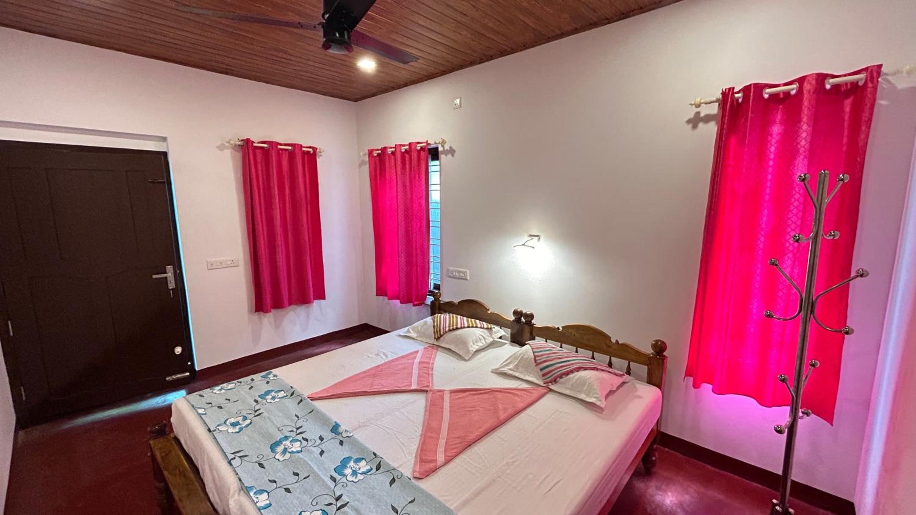 Double or Twin Room - Photo 1