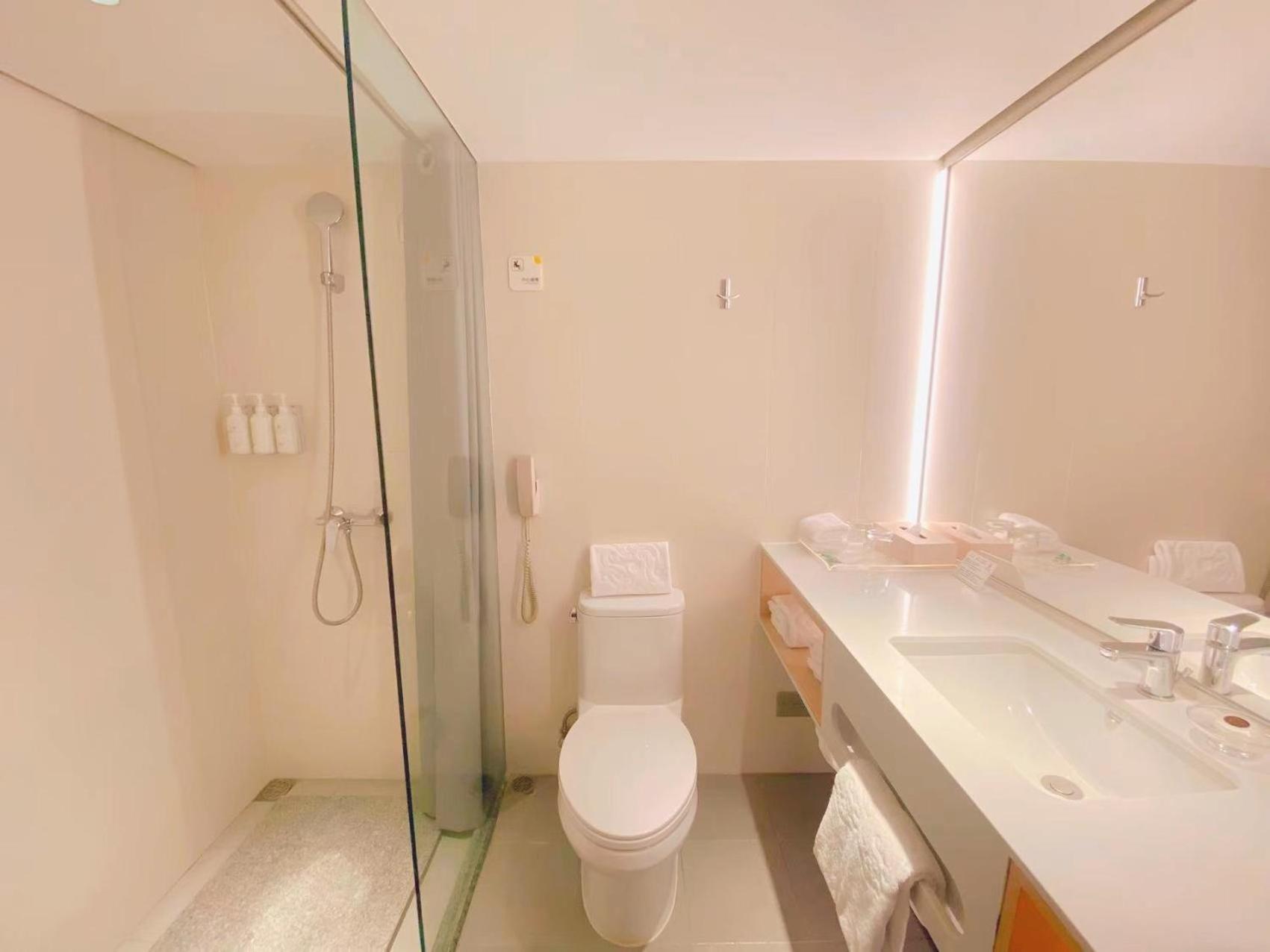 Superior Twin Room- Free soft drinks on the first day only - Photo 4