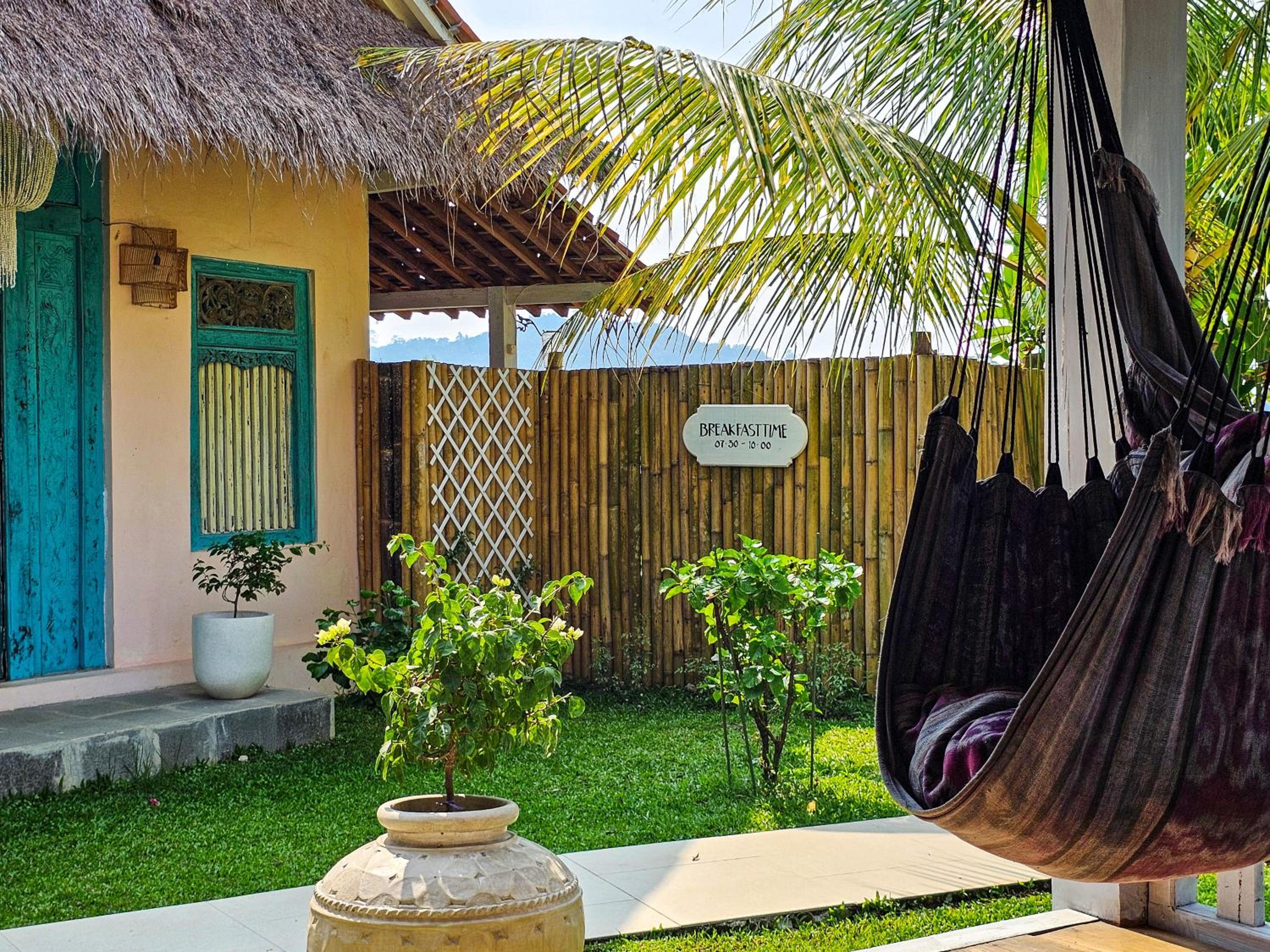 Deluxe Bungalow photo 2