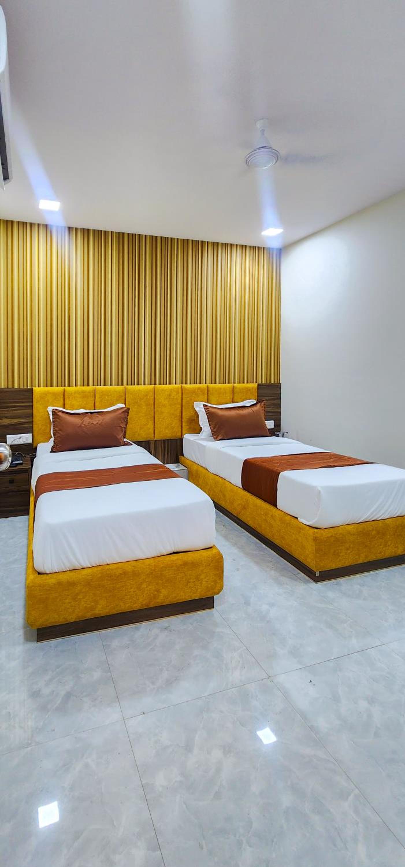 Deluxe Twin Room
