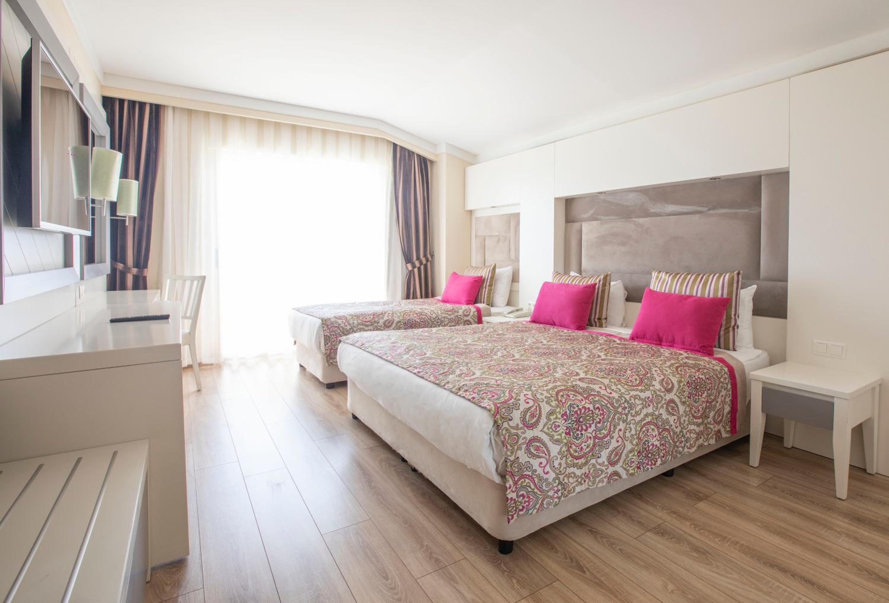 Deluxe Room with Jacuzzi