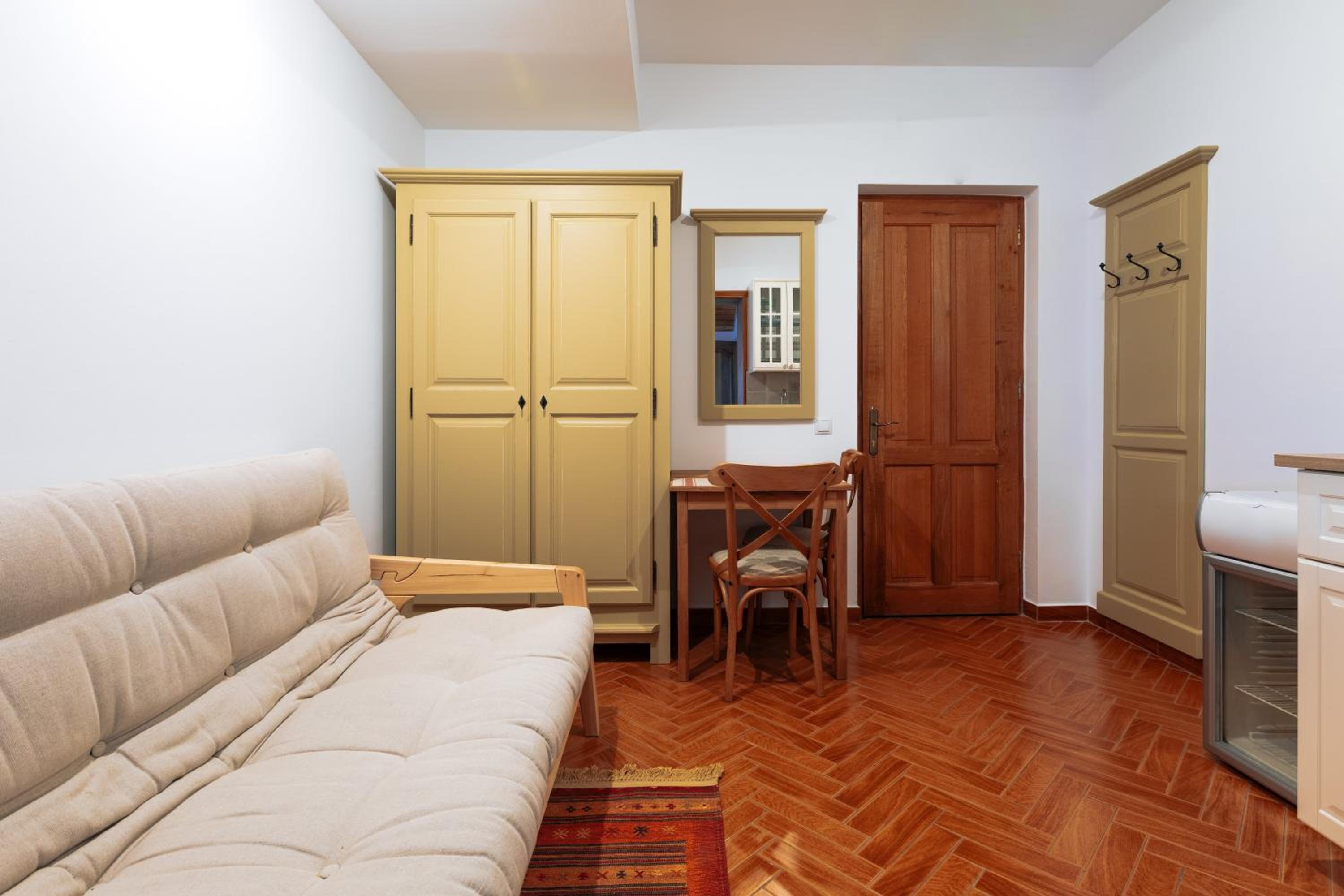 Deluxe Double Room with Extra Bed - Photo 6