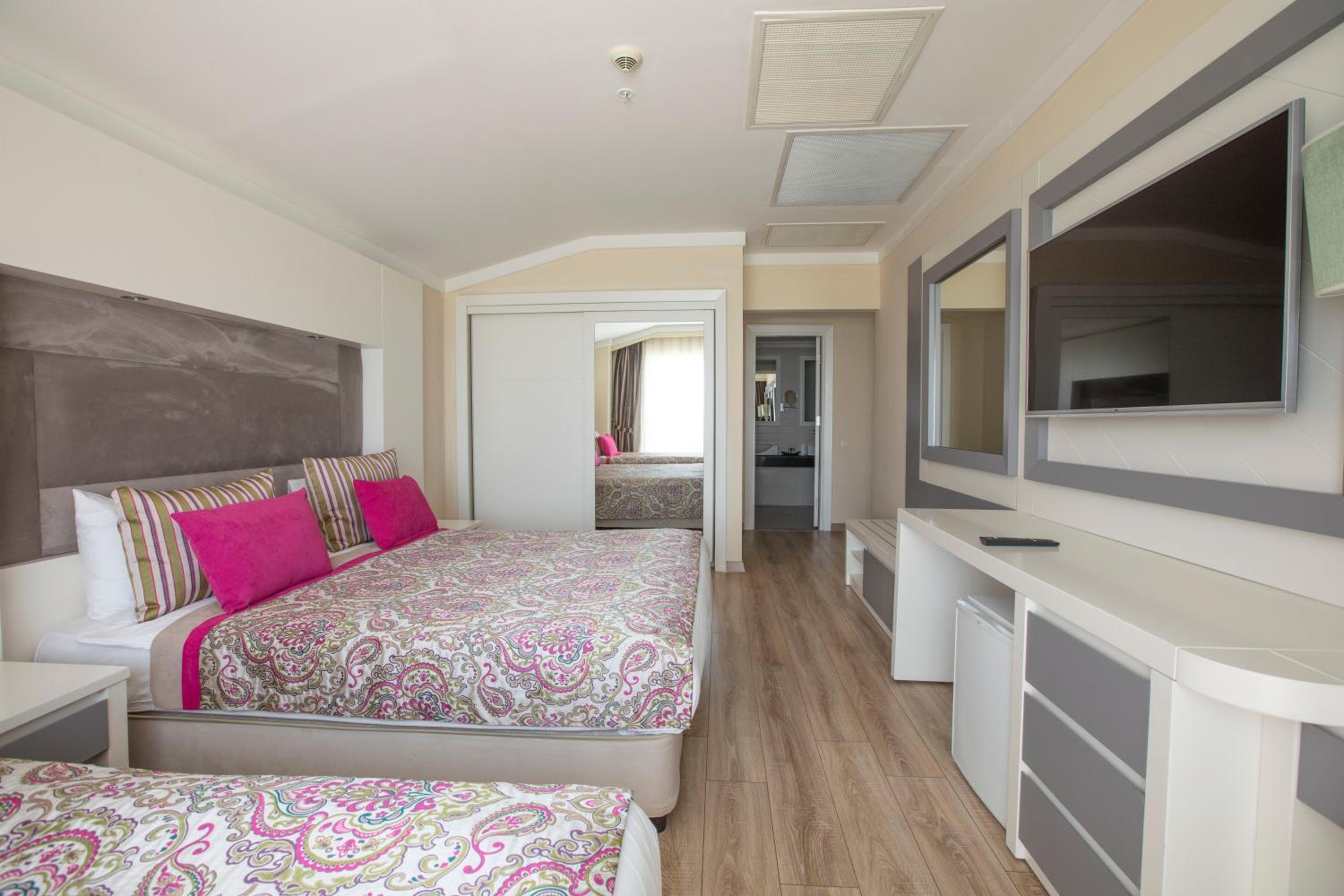 Deluxe Room with Jacuzzi