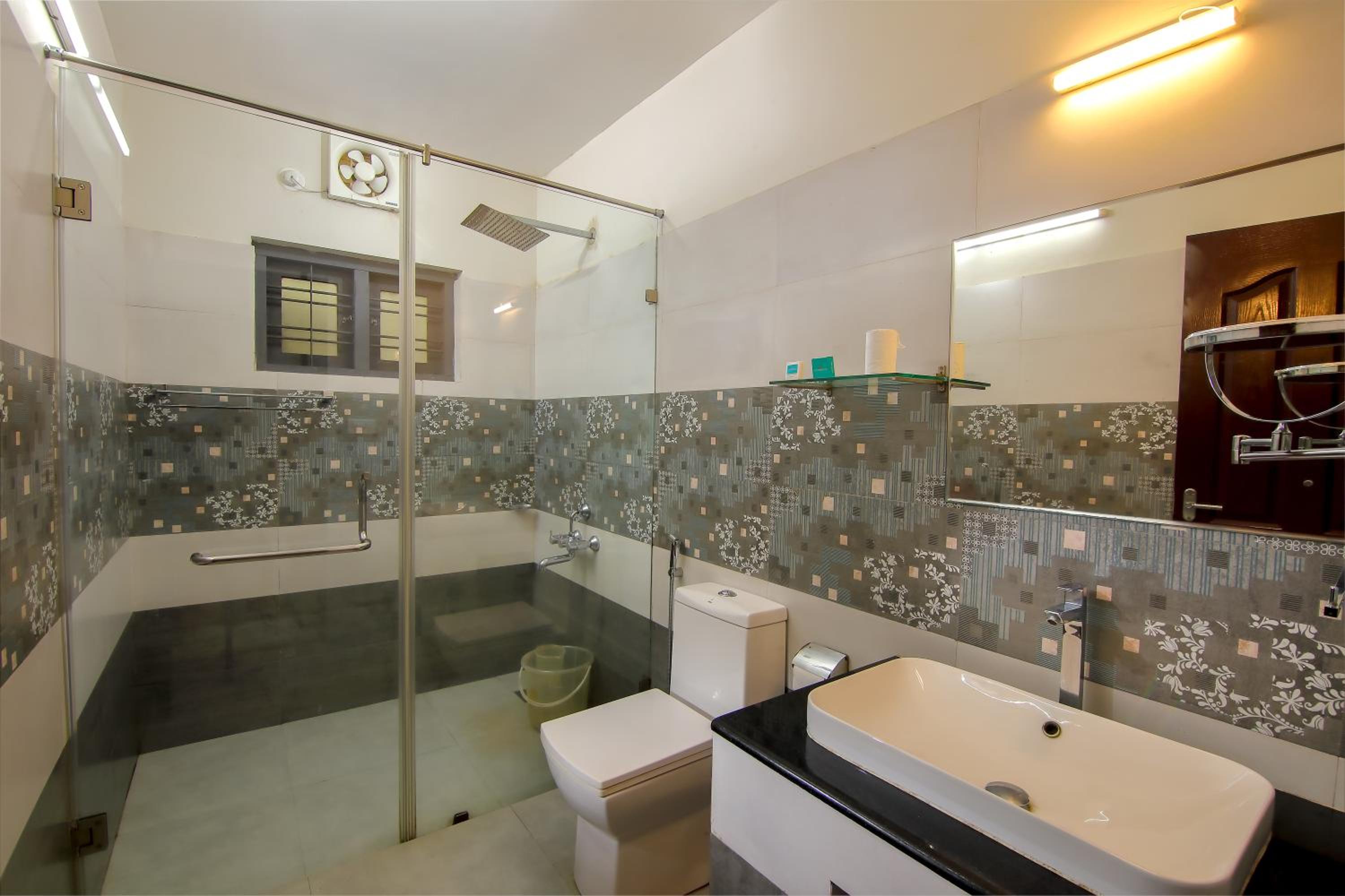 Standard Double or Twin Room photo 3