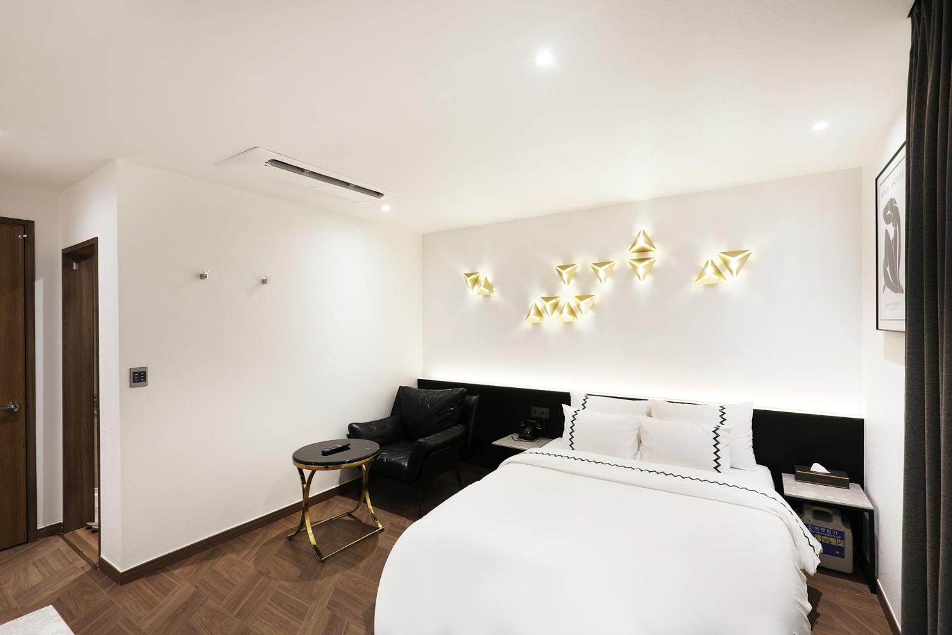 Deluxe Double Room - Photo 1