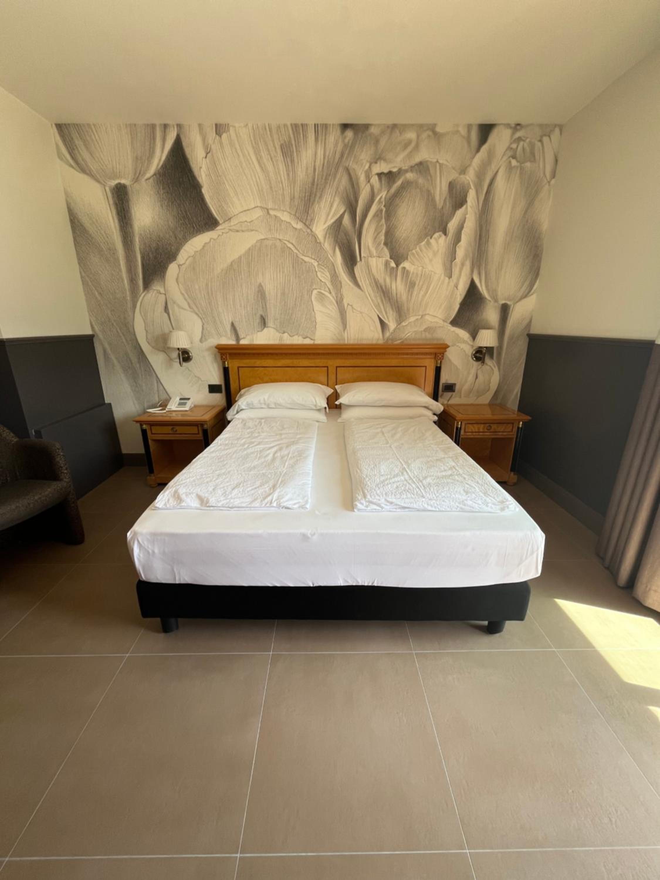 Superior Double Room with Balcony and Lake View - Photo 2