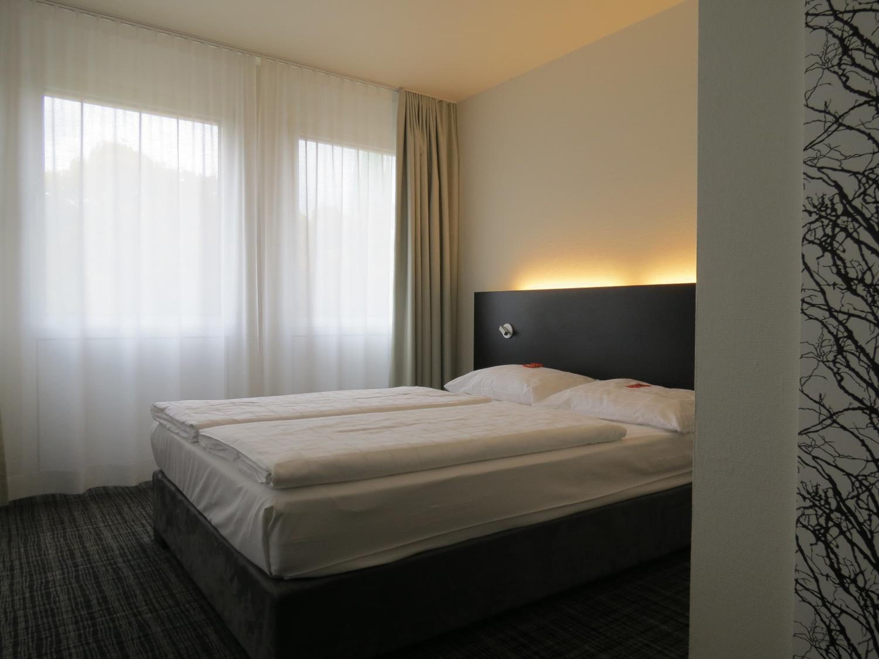 Economy Double Room photo 2