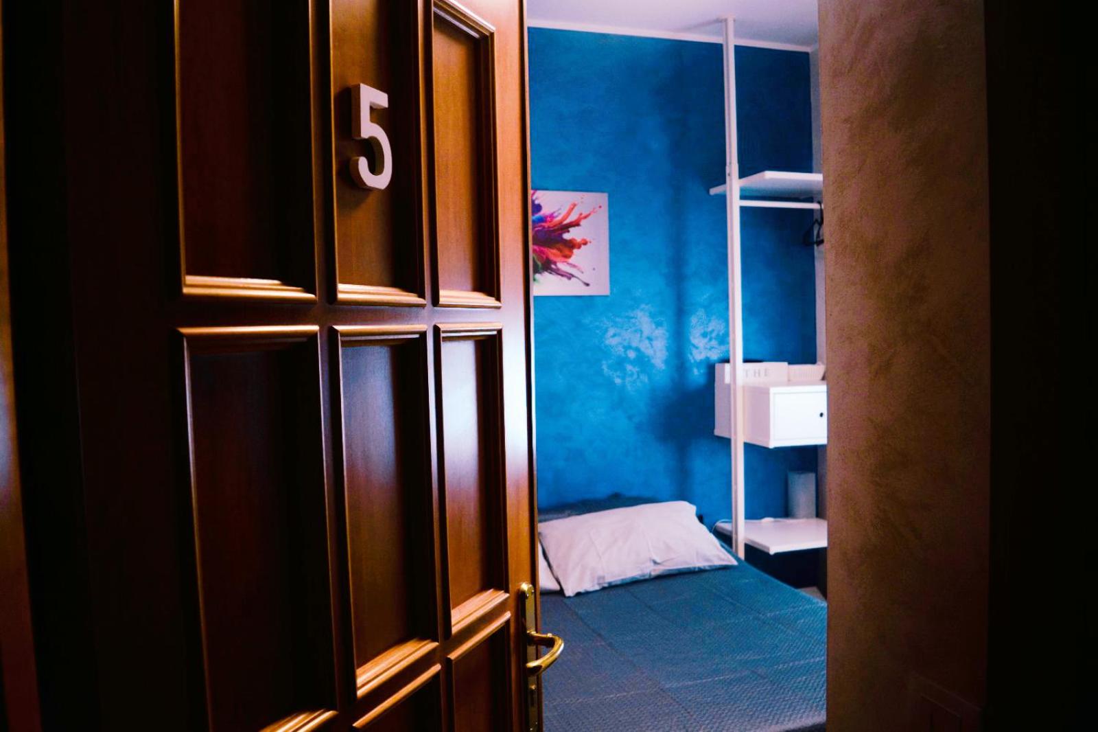Standard Twin Room - Photo 5