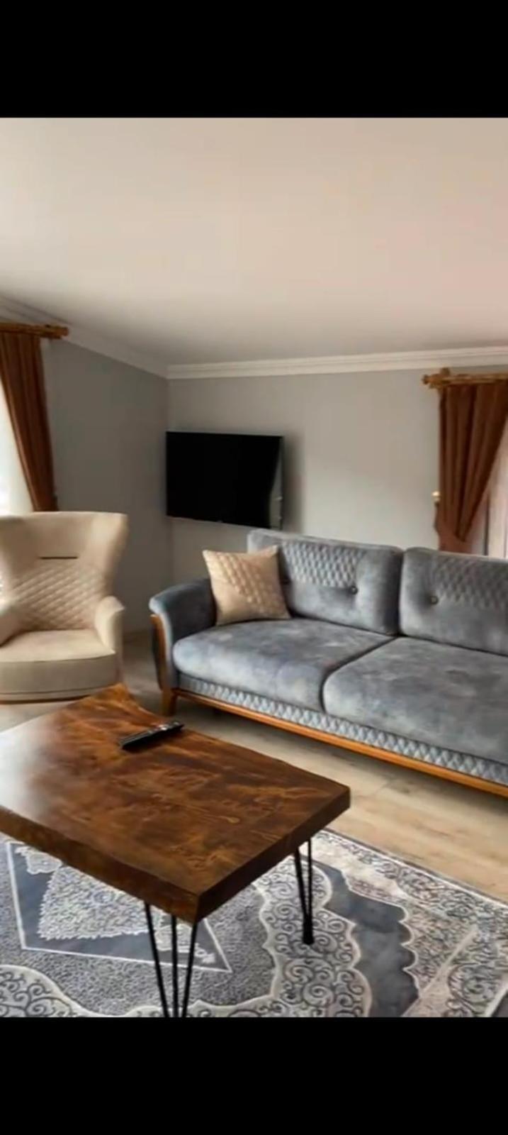Family Room with Lake View photo 2
